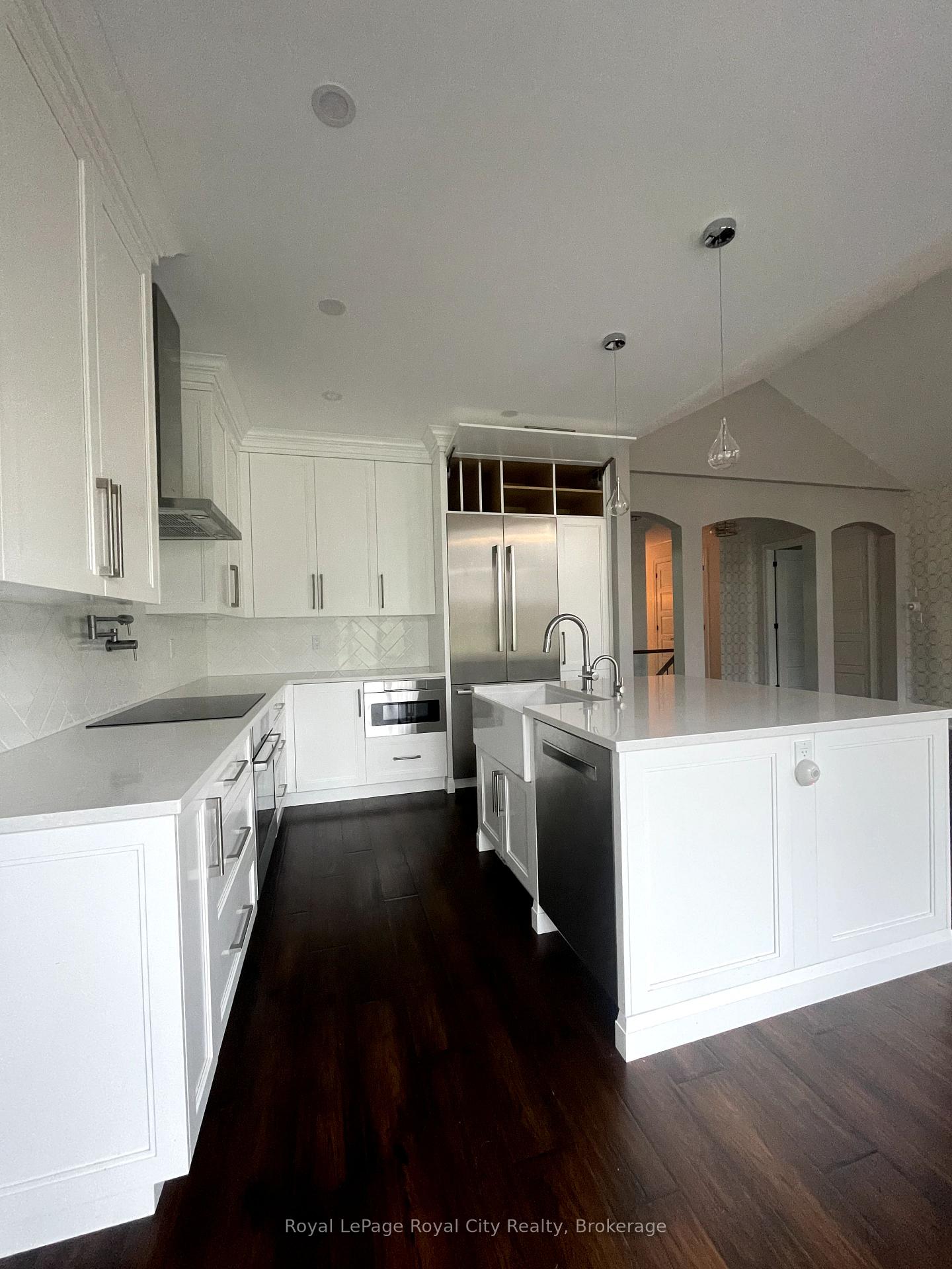 Photo 8 of 118 Aberfoyle Mill Crescent, Puslinch, Aberfoyle — HOMEH