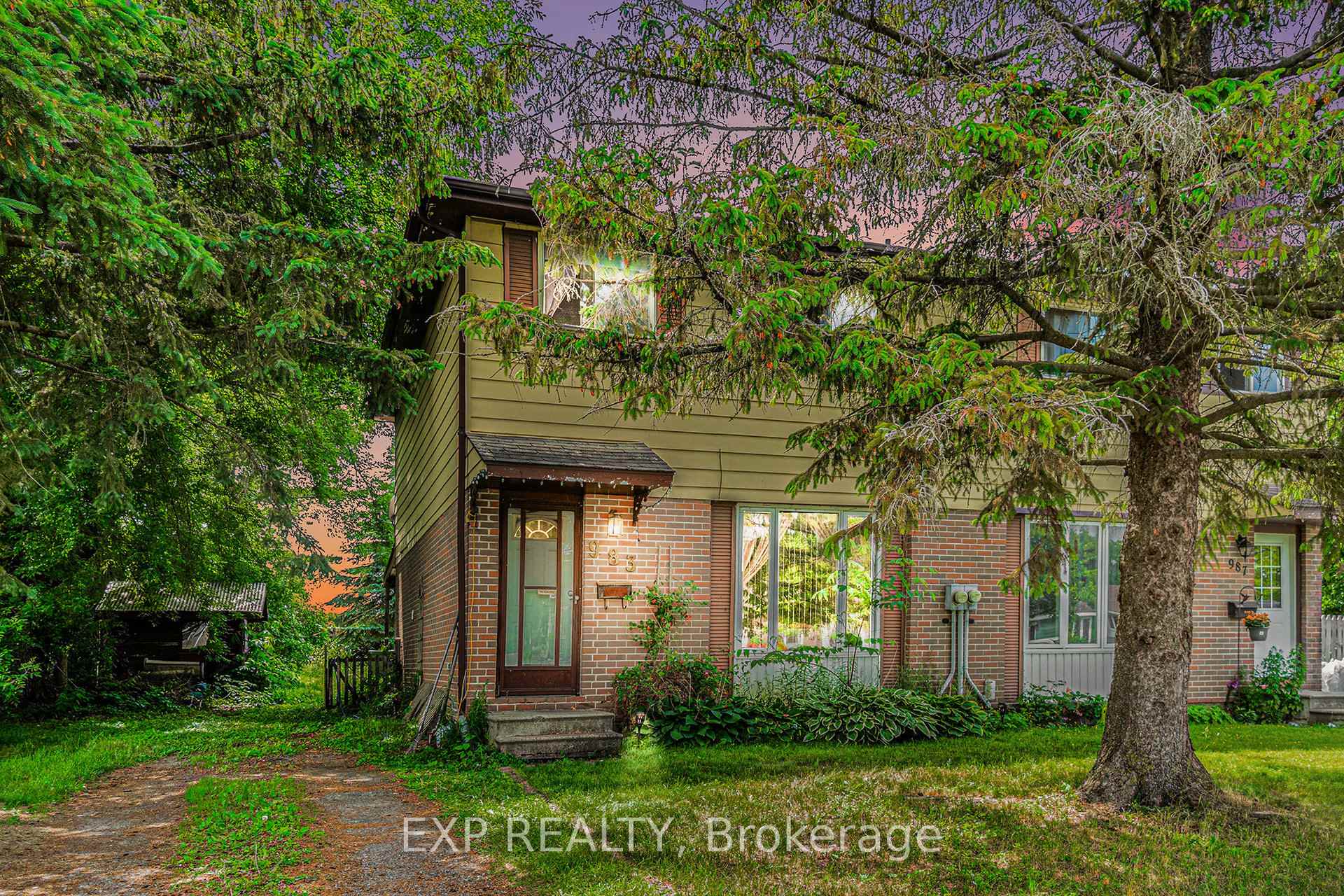 Front of 983 Mackenzie Road