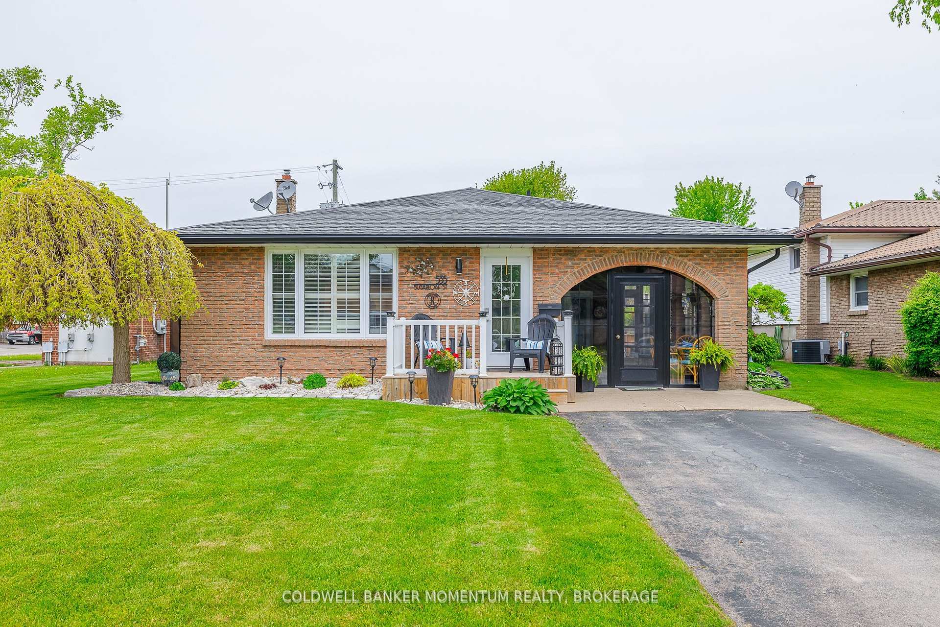 Photo 1 of 535 Sugarloaf Street, Port Colborne, Sugarloaf — HOMEH