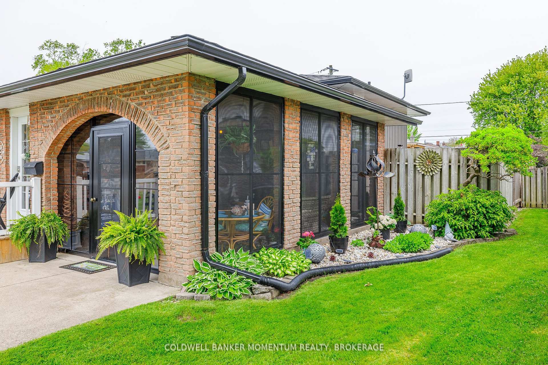 Photo 6 of 535 Sugarloaf Street, Port Colborne, Sugarloaf — HOMEH