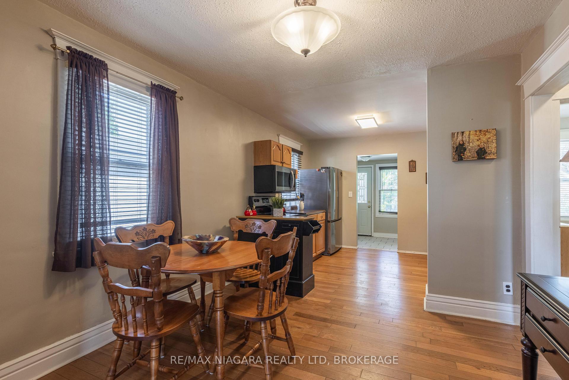Photo 10 of 6405 Culp Street, Niagara Falls, Dorchester — HOMEH