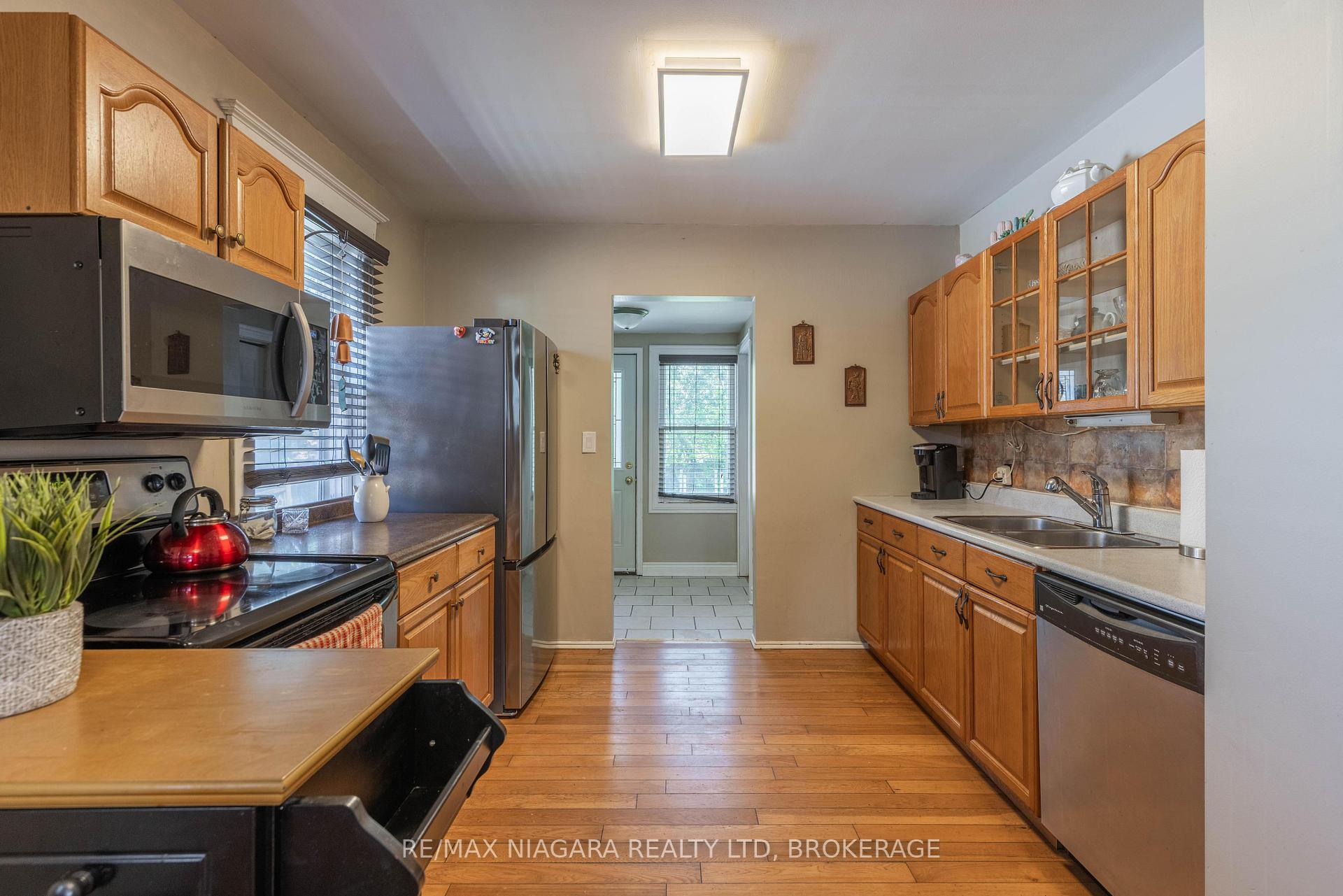 Photo 11 of 6405 Culp Street, Niagara Falls, Dorchester — HOMEH