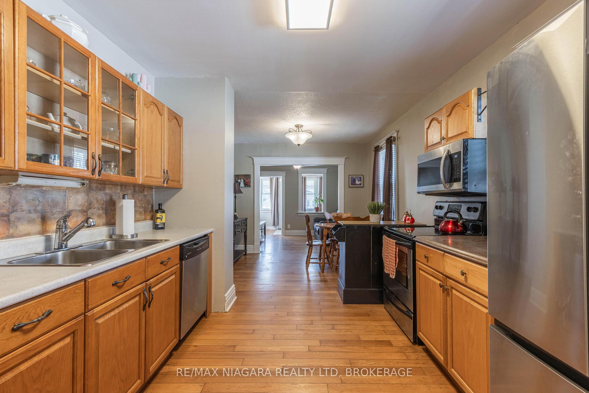 Photo 12 of 6405 Culp Street, Niagara Falls, Dorchester — HOMEH
