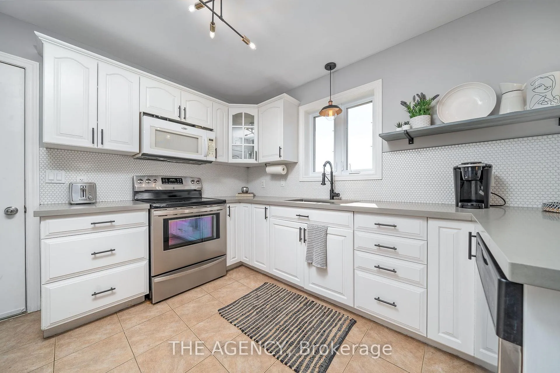 Photo 5 of 2891 Highway 49, Prince Edward County, Sophiasburg Ward — HOMEH
