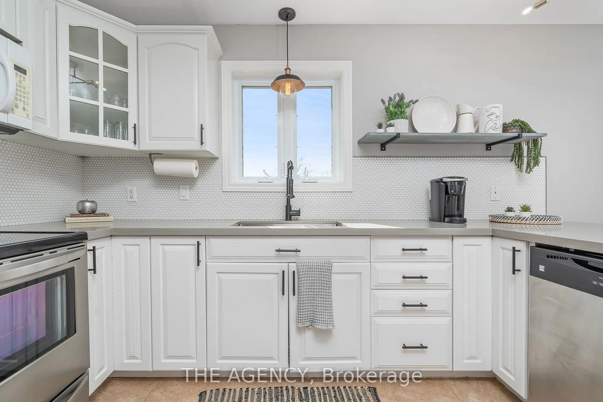 Photo 6 of 2891 Highway 49, Prince Edward County, Sophiasburg Ward — HOMEH