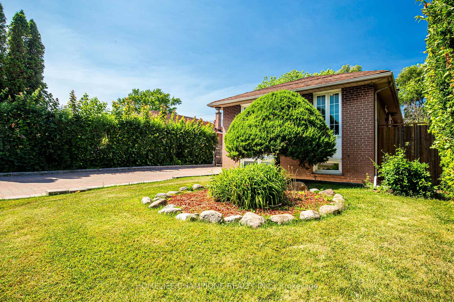 Photo 1 of 1366 Poprad Avenue, Pickering, Bay Ridges — HOMEH