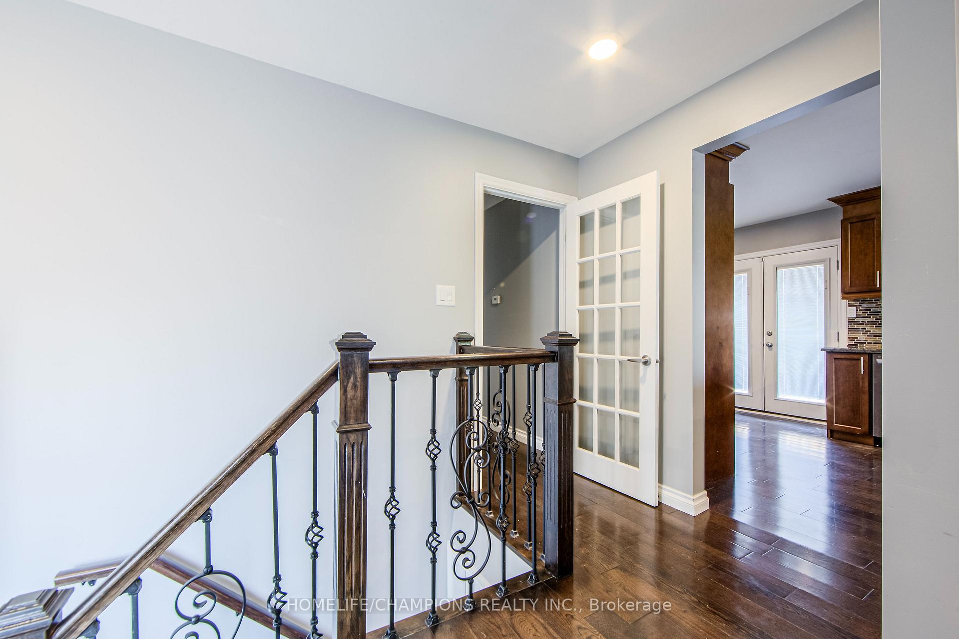 Photo 5 of 1366 Poprad Avenue, Pickering, Bay Ridges — HOMEH