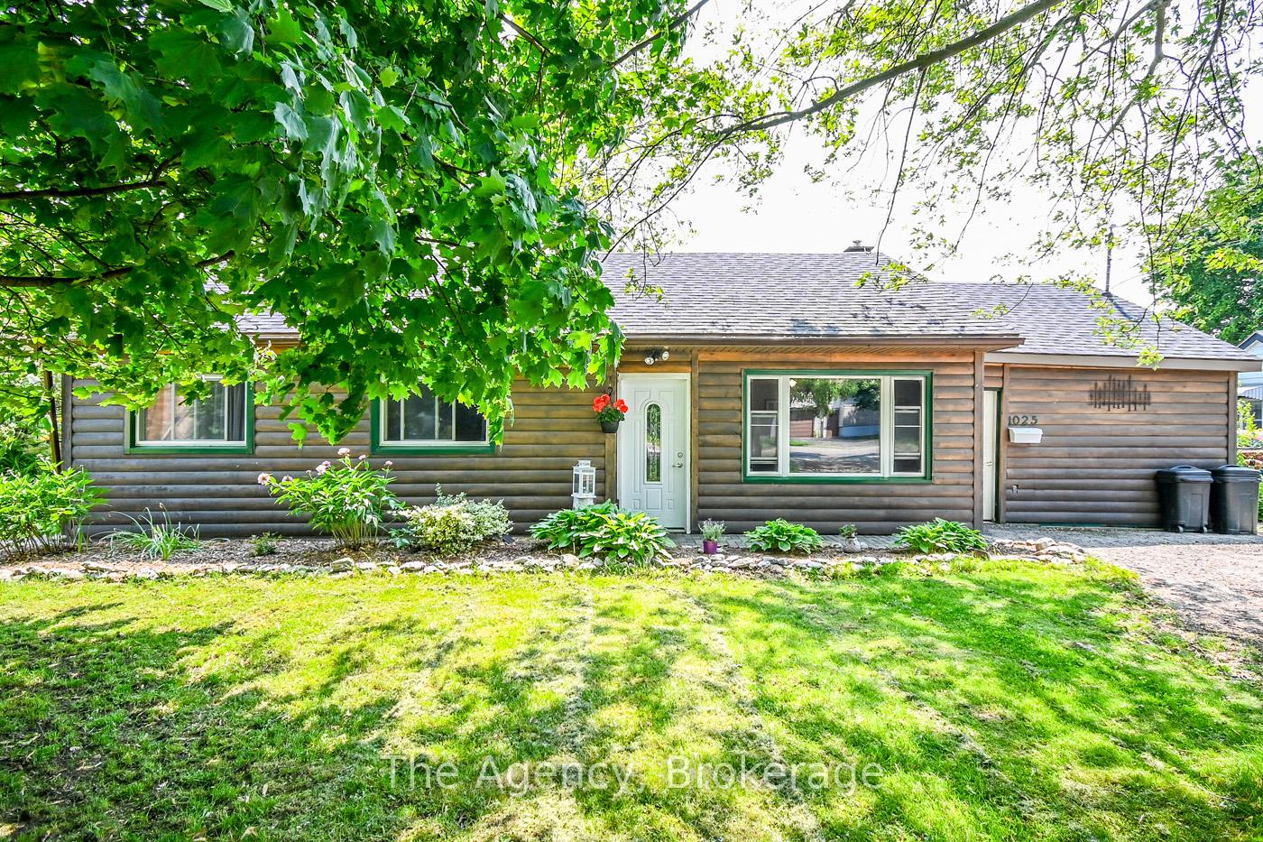 Photo 2 of 1025 Steele Street, Port Colborne, Main Street — HOMEH