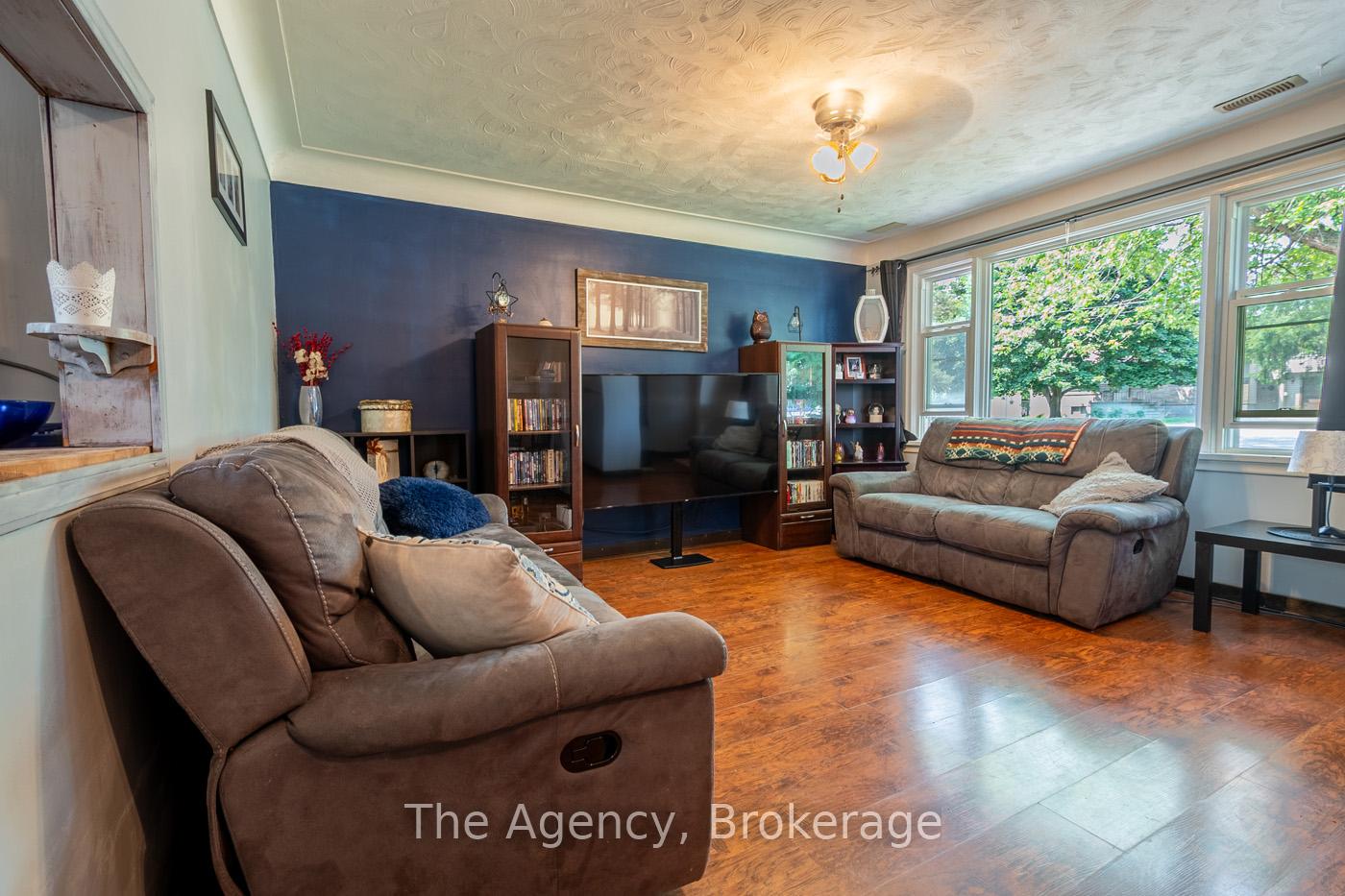 Photo 8 of 1025 Steele Street, Port Colborne, Main Street — HOMEH