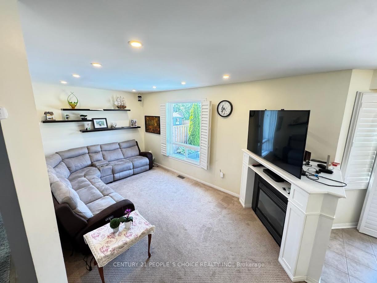 Photo 9 of 171 Thicket Crescent, Pickering, Highbush — HOMEH
