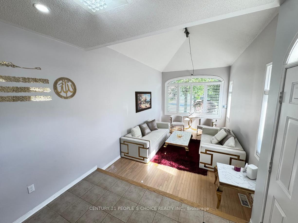 Photo 12 of 171 Thicket Crescent, Pickering, Highbush — HOMEH