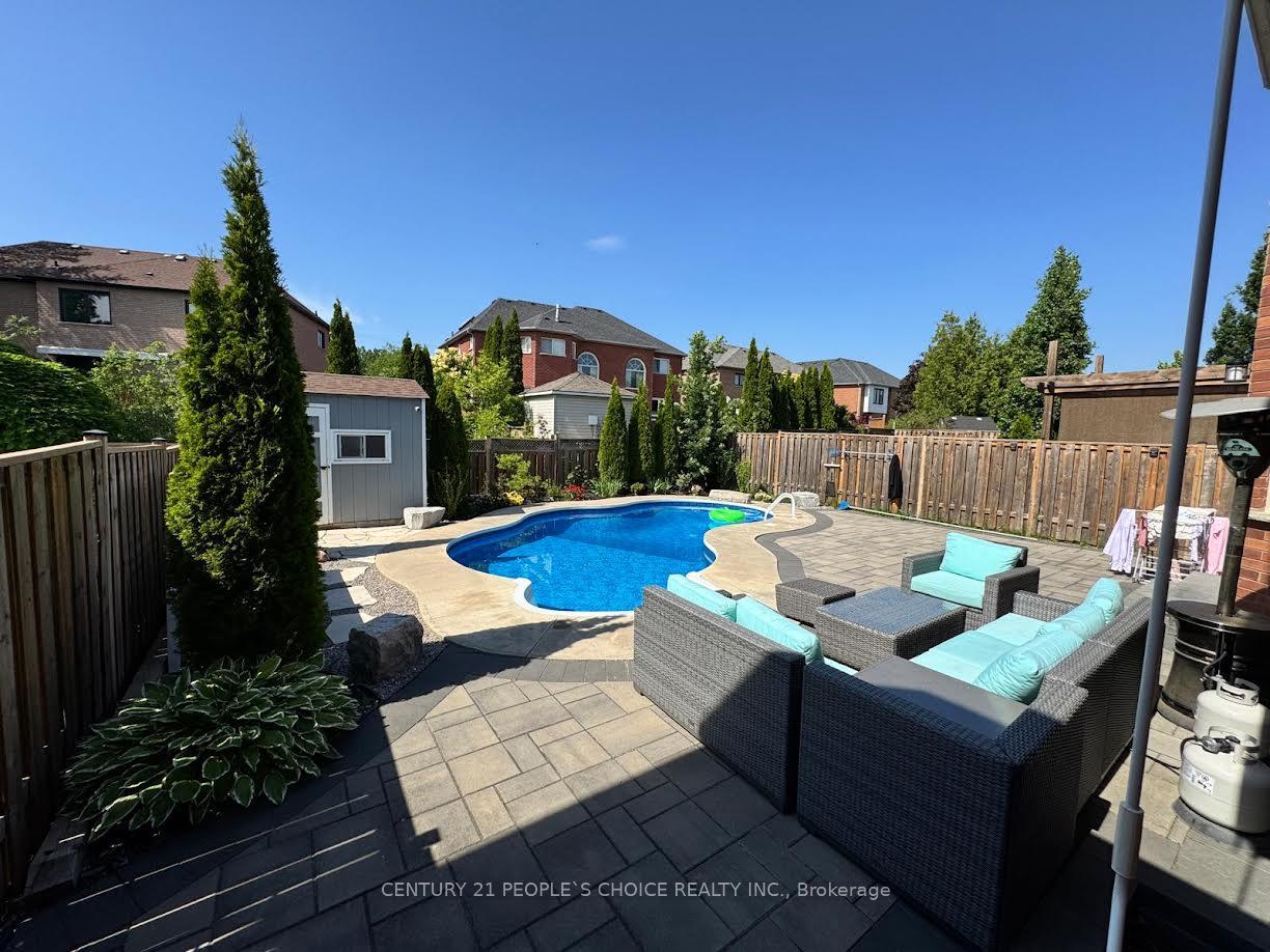 Photo 19 of 171 Thicket Crescent, Pickering, Highbush — HOMEH