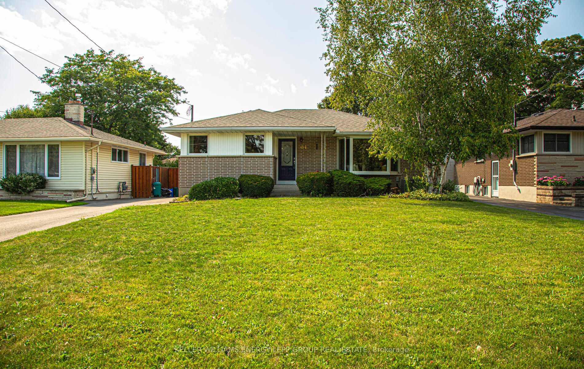 Front of 564 Central Park Boulevard N