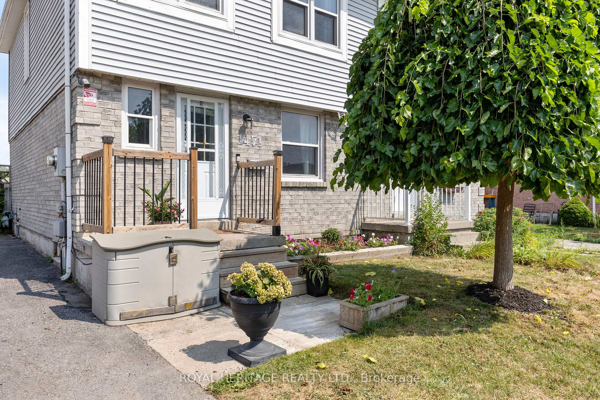 Photo 3 of 1471 Connery Crescent, Oshawa, Lakeview — HOMEH