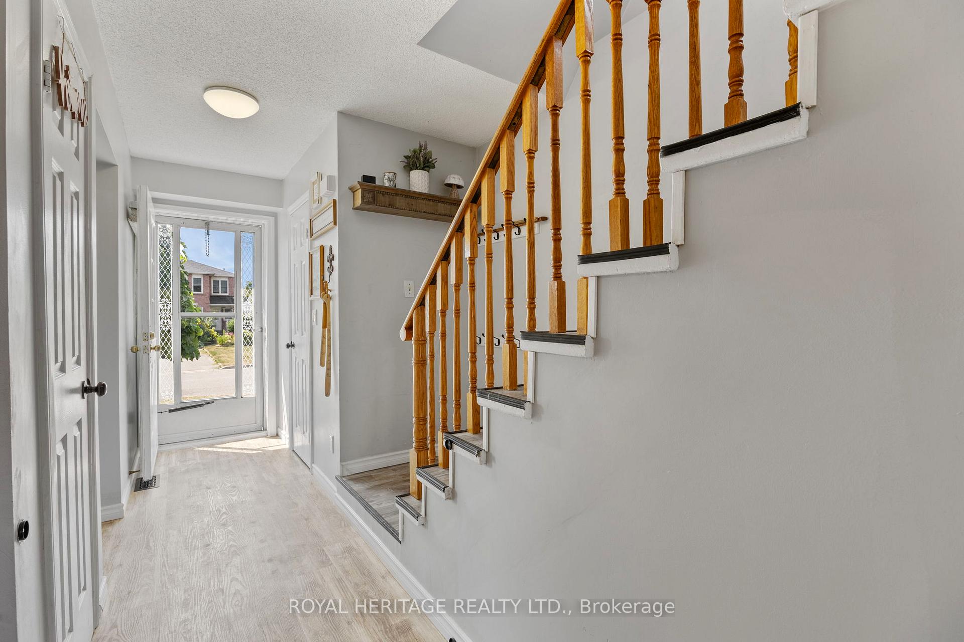 Photo 8 of 1471 Connery Crescent, Oshawa, Lakeview — HOMEH