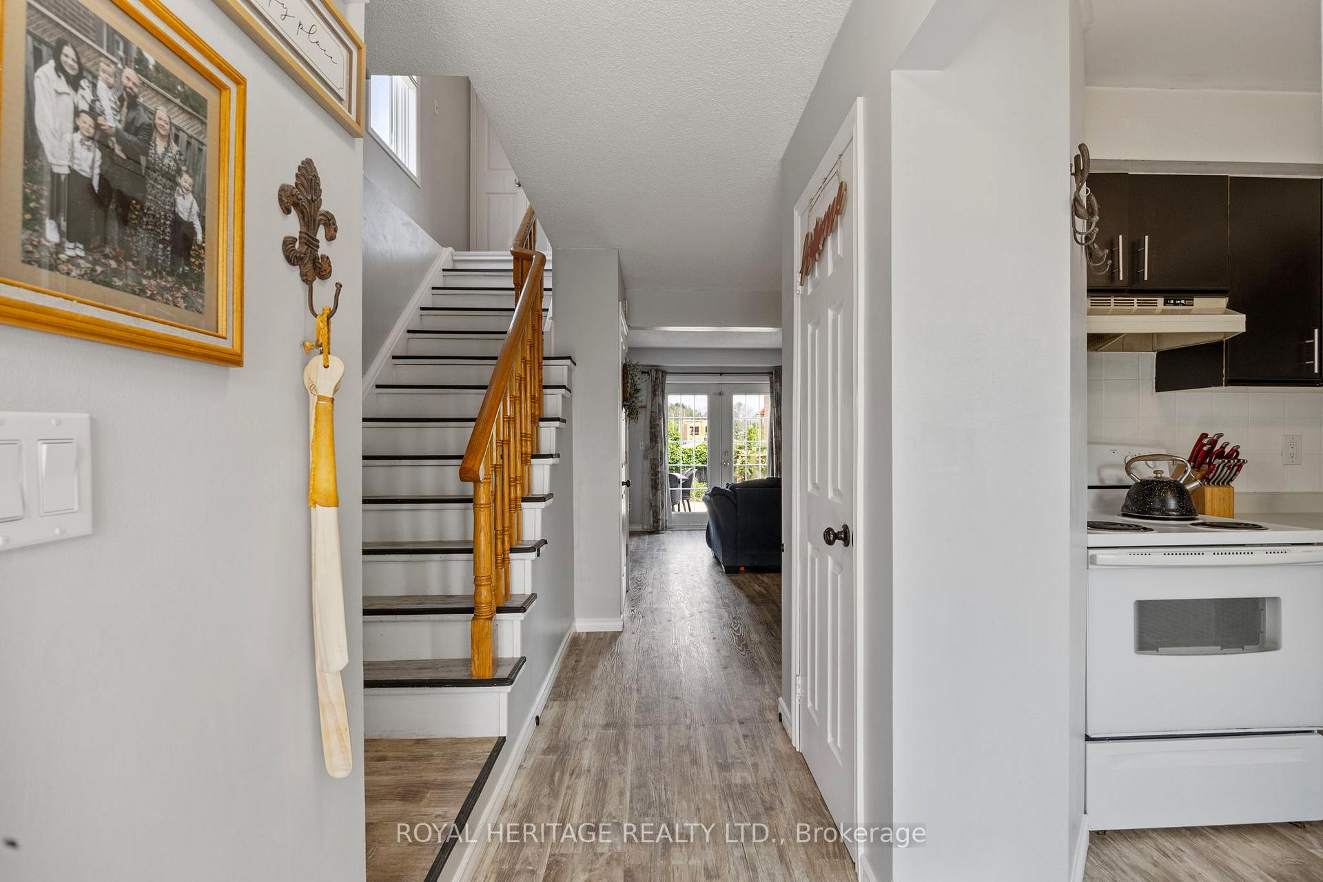 Photo 9 of 1471 Connery Crescent, Oshawa, Lakeview — HOMEH