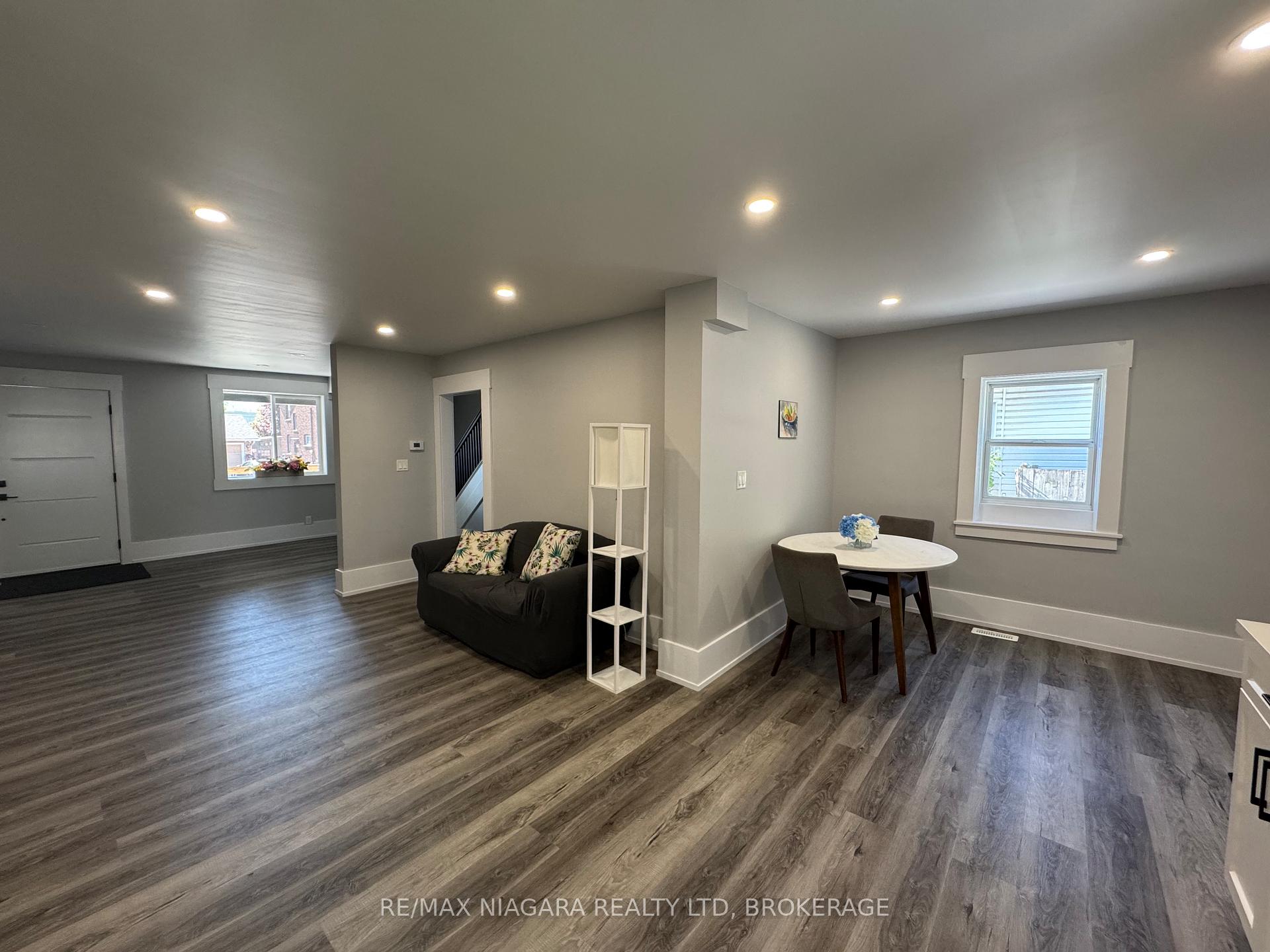 Photo 7 of 5840 Glenholme Avenue, Niagara Falls, Hospital — HOMEH