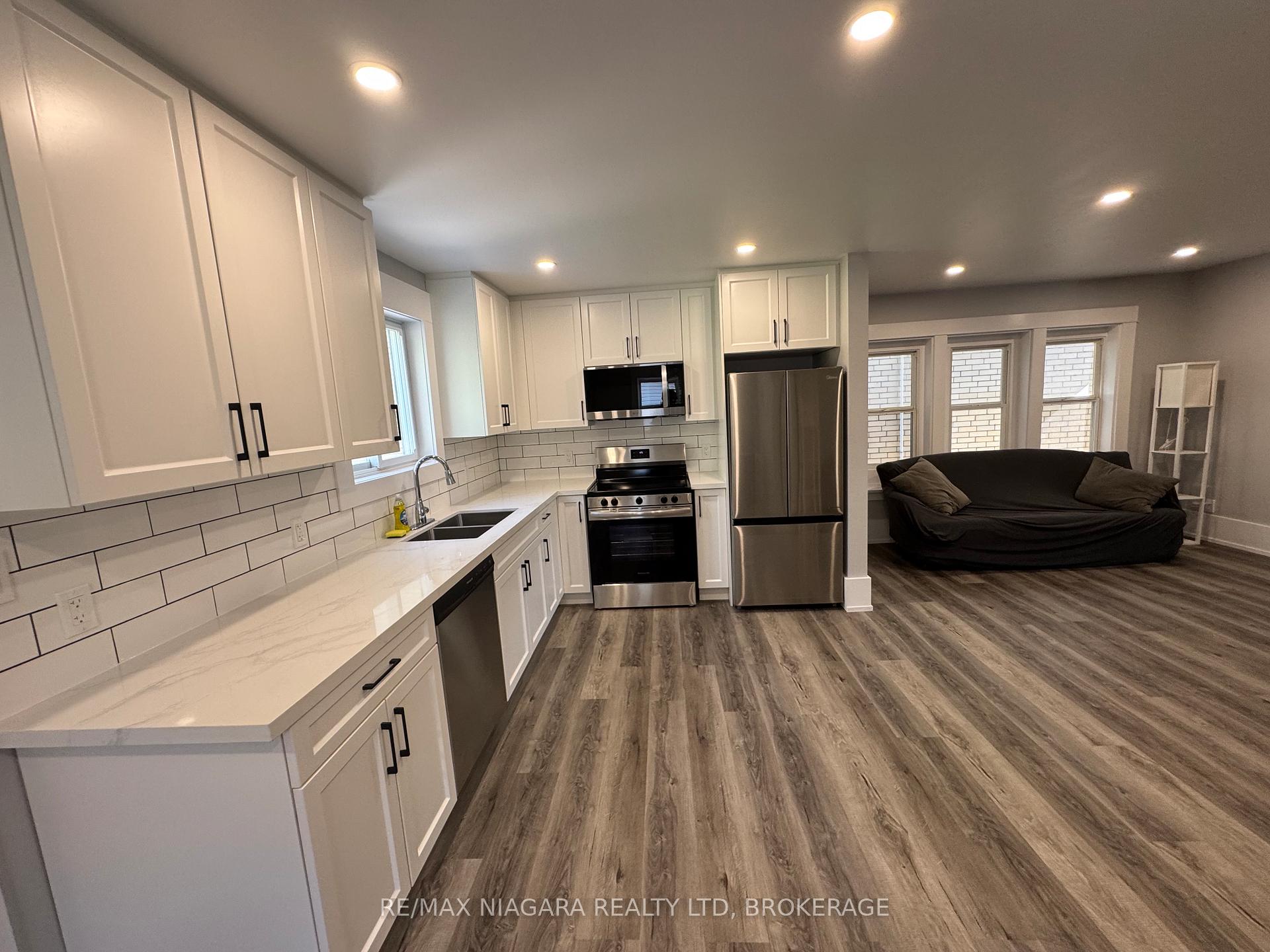 Photo 10 of 5840 Glenholme Avenue, Niagara Falls, Hospital — HOMEH