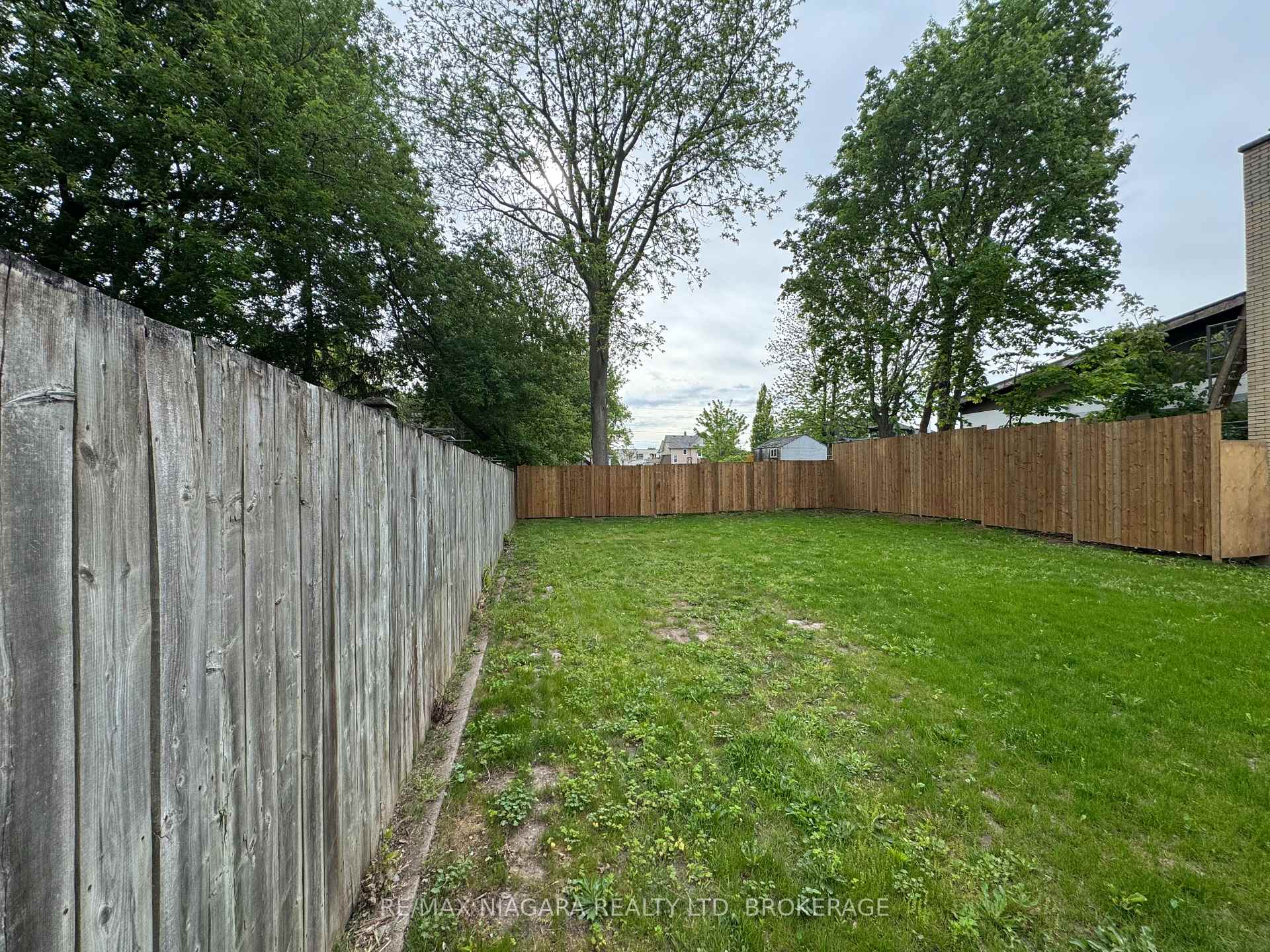 Photo 30 of 5840 Glenholme Avenue, Niagara Falls, Hospital — HOMEH