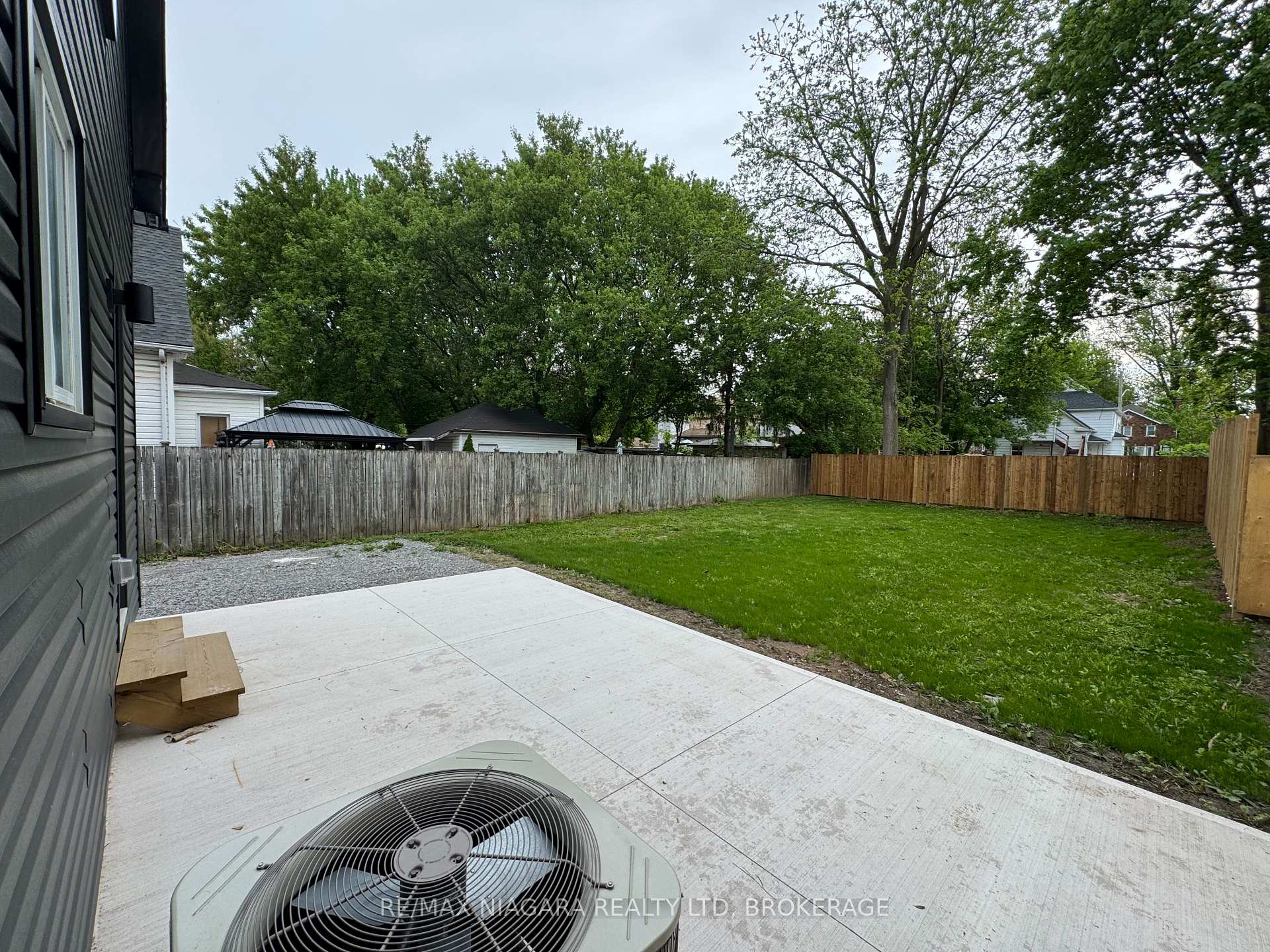 Photo 31 of 5840 Glenholme Avenue, Niagara Falls, Hospital — HOMEH
