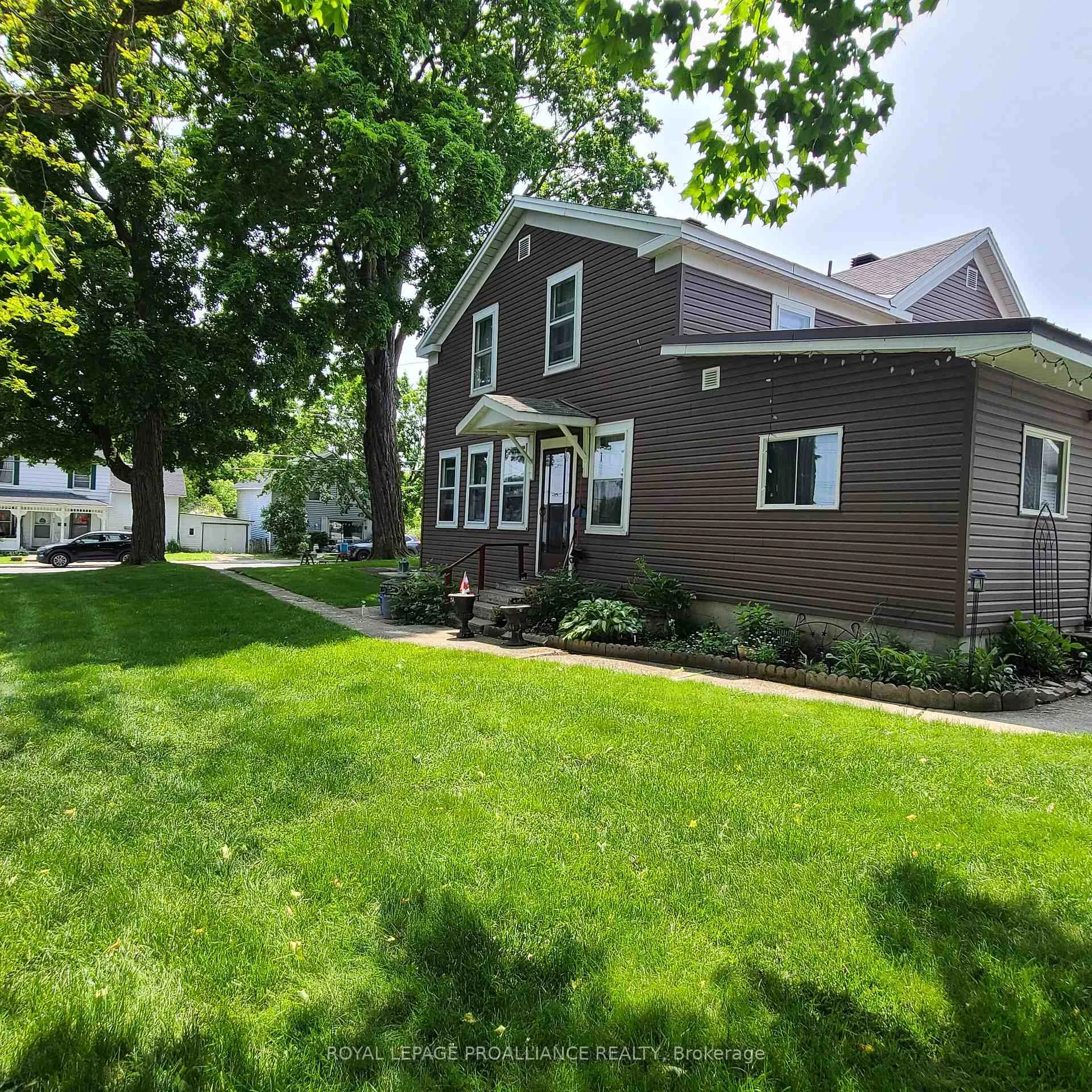 Photo 1 of 634 Henry Street W, Prescott — HOMEH