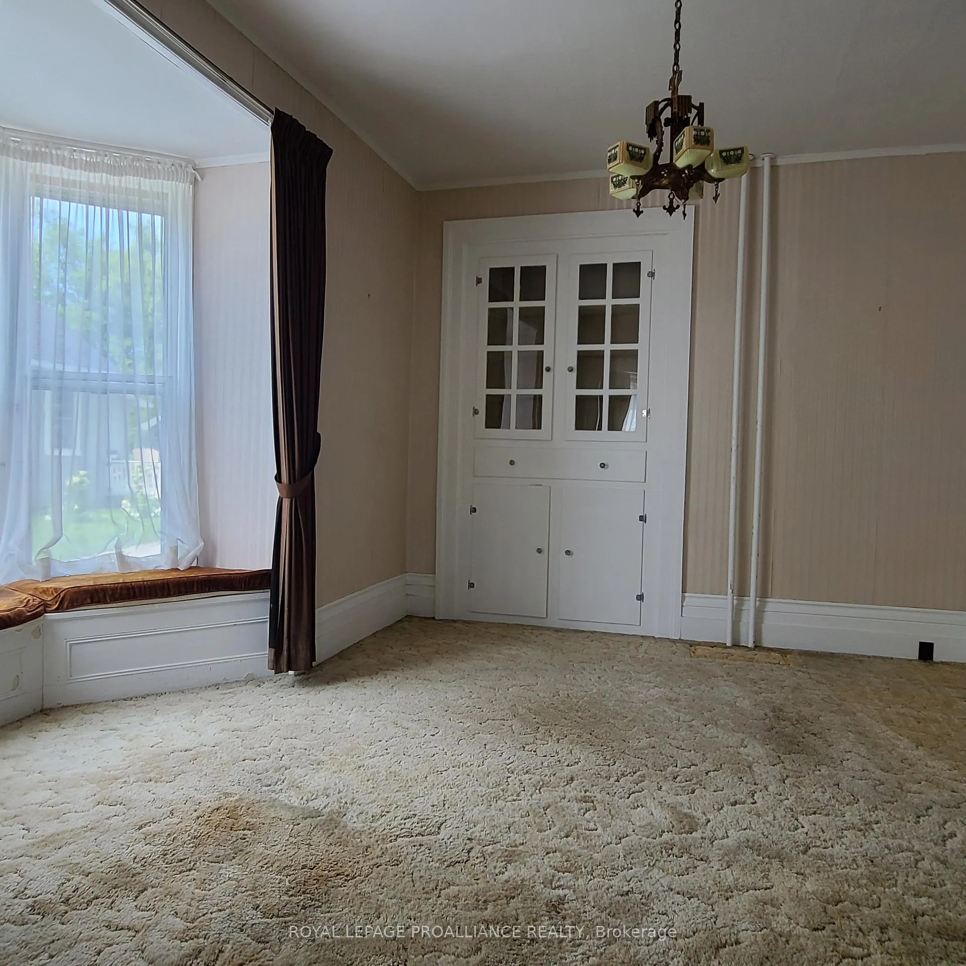 Photo 9 of 634 Henry Street W, Prescott — HOMEH