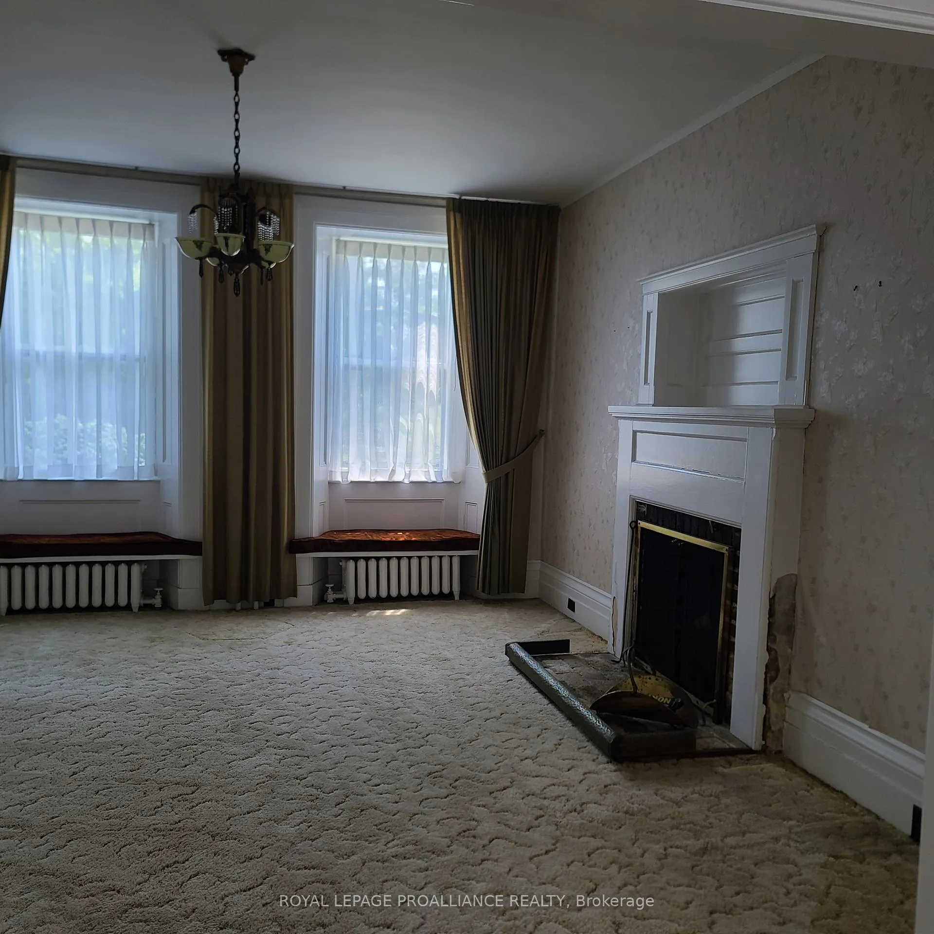 Photo 10 of 634 Henry Street W, Prescott — HOMEH