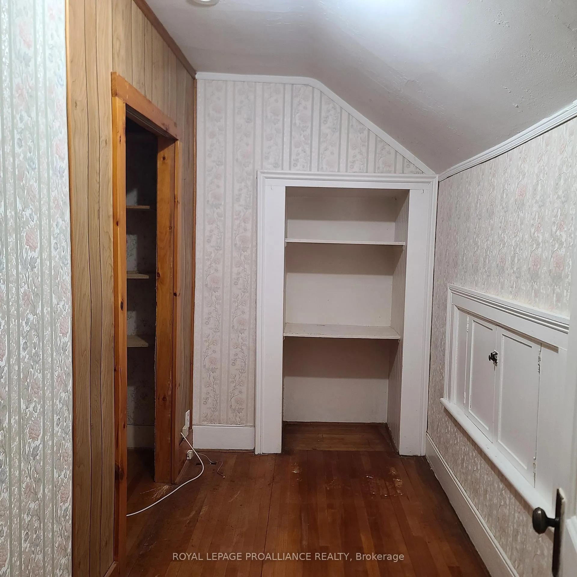 Photo 20 of 634 Henry Street W, Prescott — HOMEH