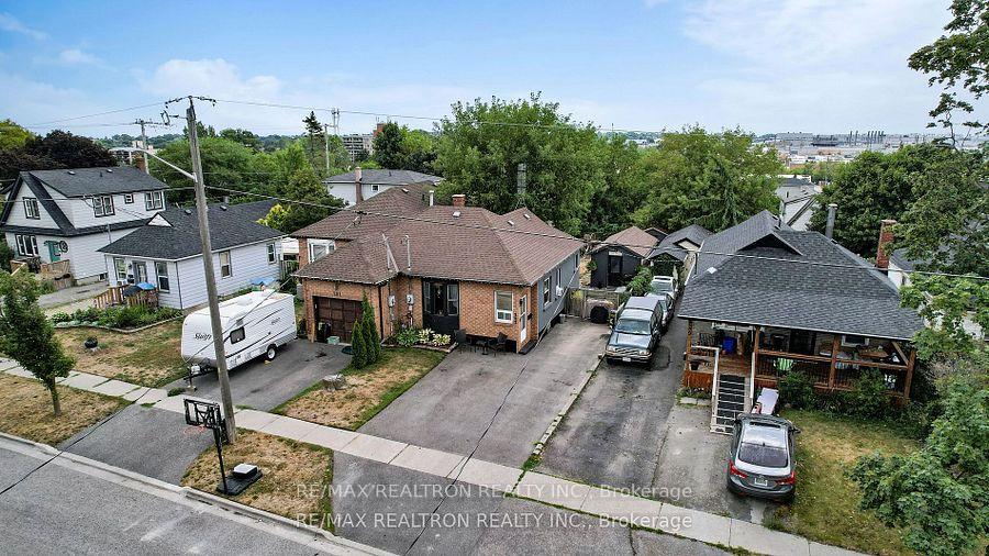 Photo 3 of 283 College Avenue, Oshawa, Vanier — HOMEH