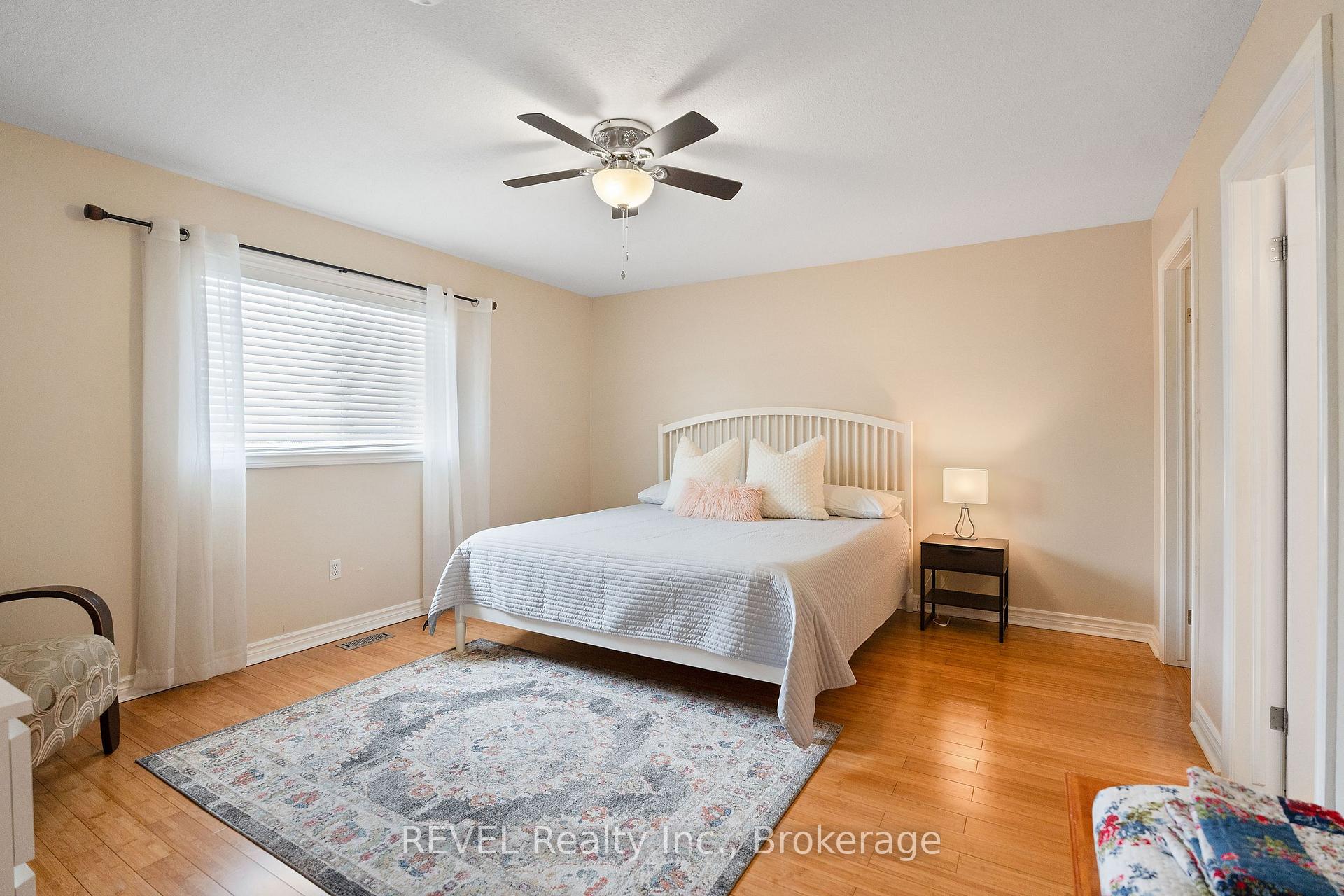 Photo 3 of 4475 Paddock Trail Drive, Niagara Falls, Ascot — HOMEH