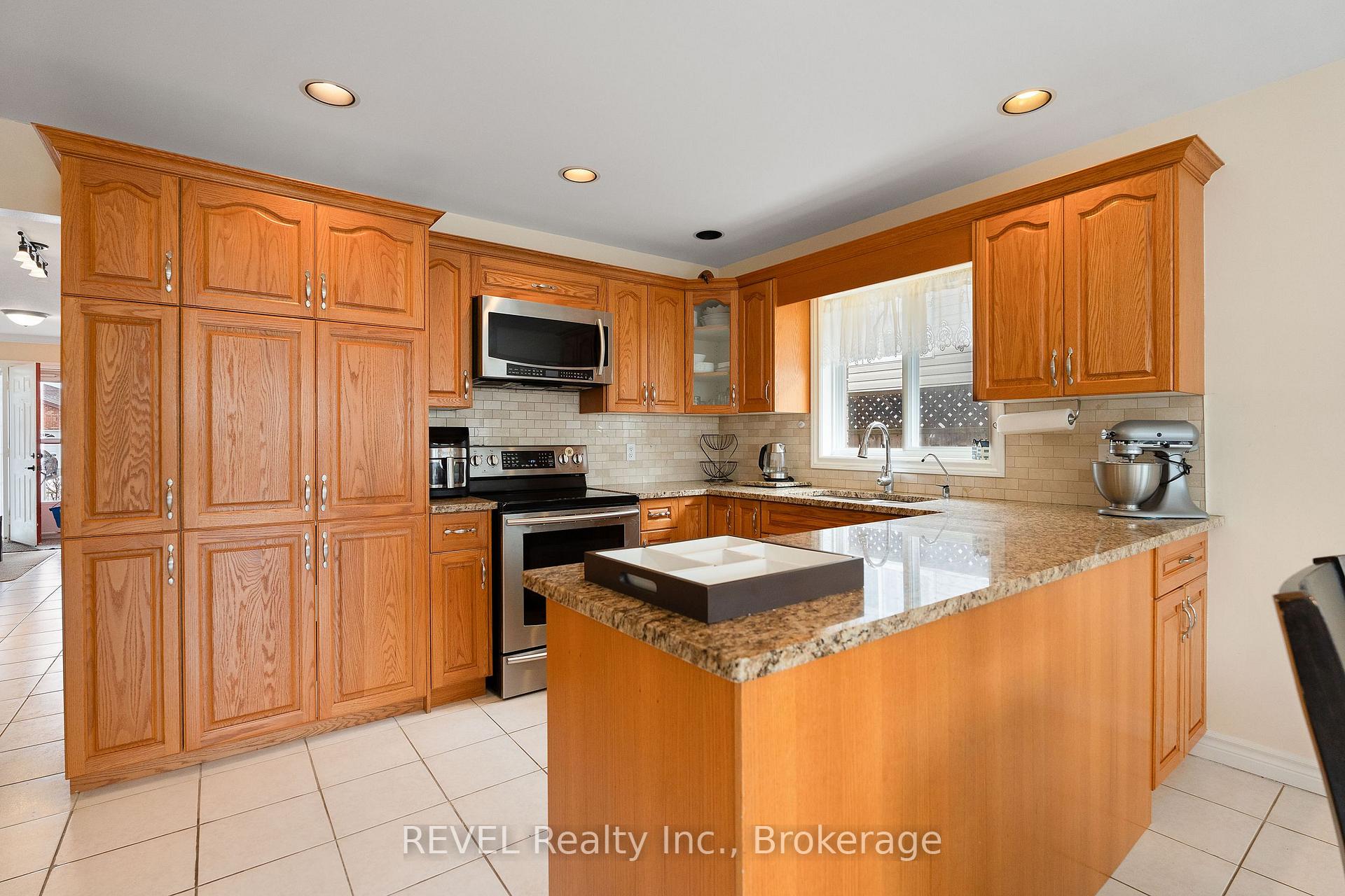 Photo 10 of 4475 Paddock Trail Drive, Niagara Falls, Ascot — HOMEH