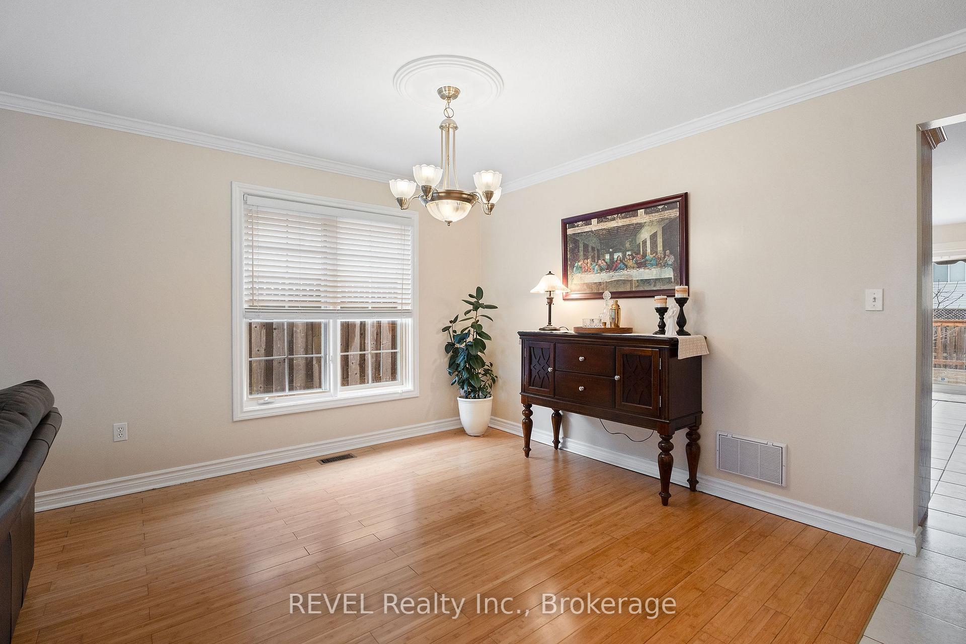 Photo 15 of 4475 Paddock Trail Drive, Niagara Falls, Ascot — HOMEH
