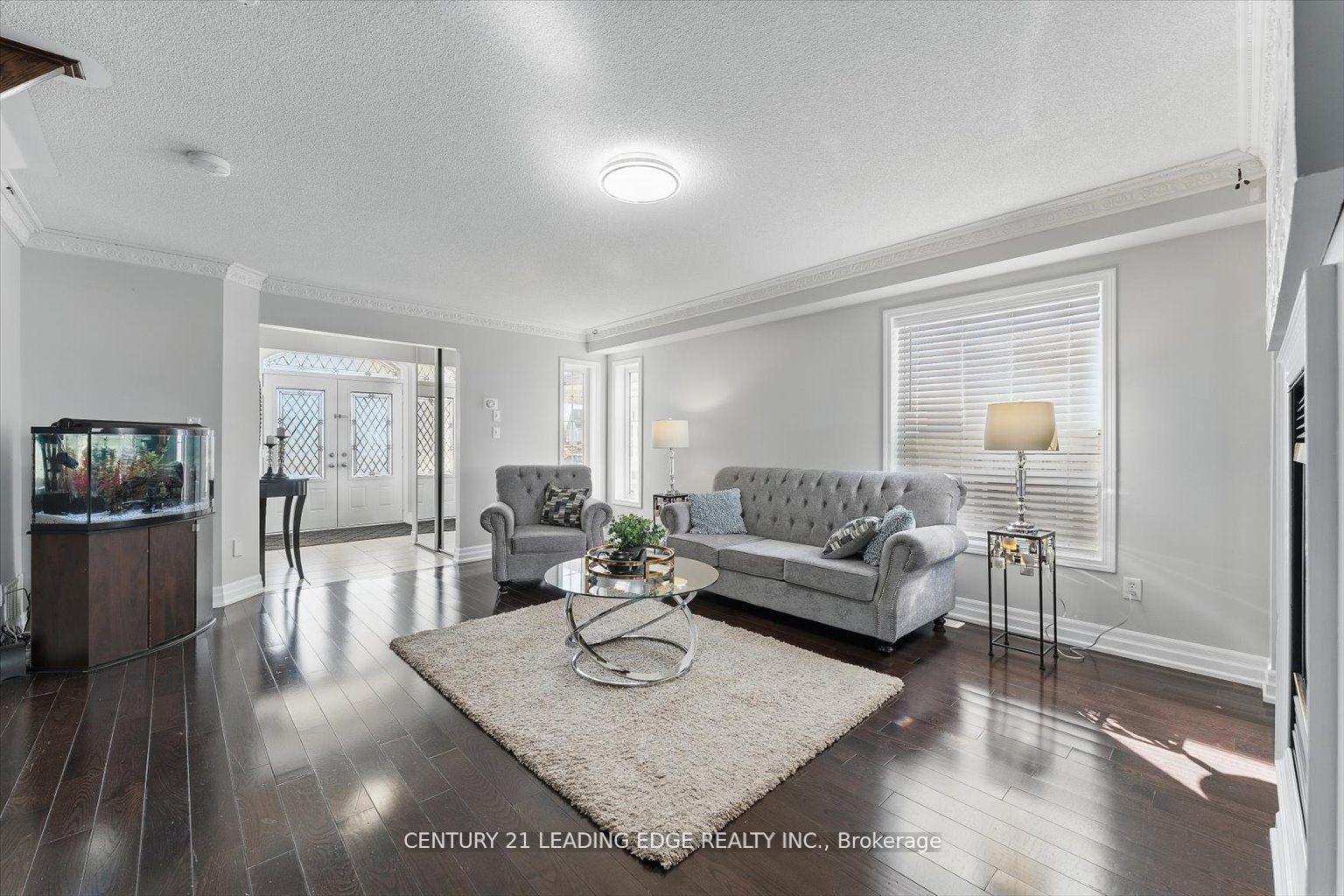 Photo 6 of 1319 Gyatt Crescent, Oshawa, Pinecrest — HOMEH