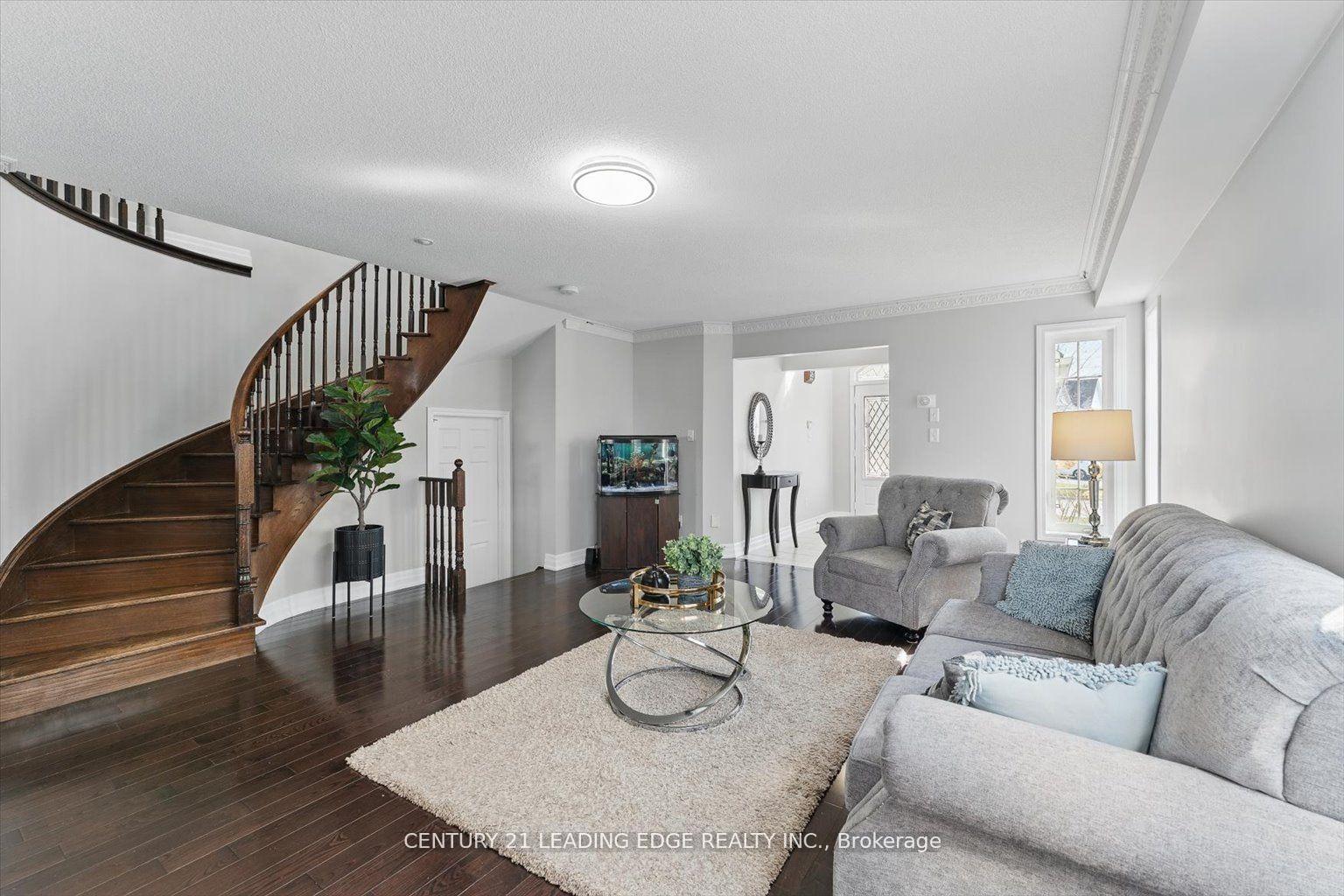 Photo 7 of 1319 Gyatt Crescent, Oshawa, Pinecrest — HOMEH