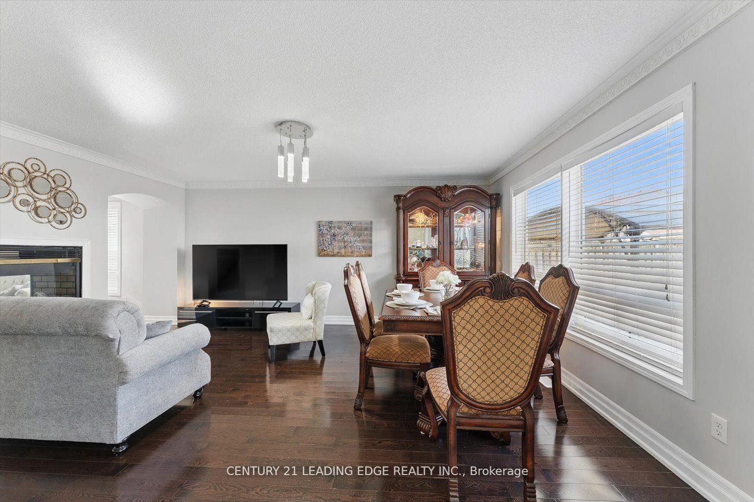 Photo 12 of 1319 Gyatt Crescent, Oshawa, Pinecrest — HOMEH