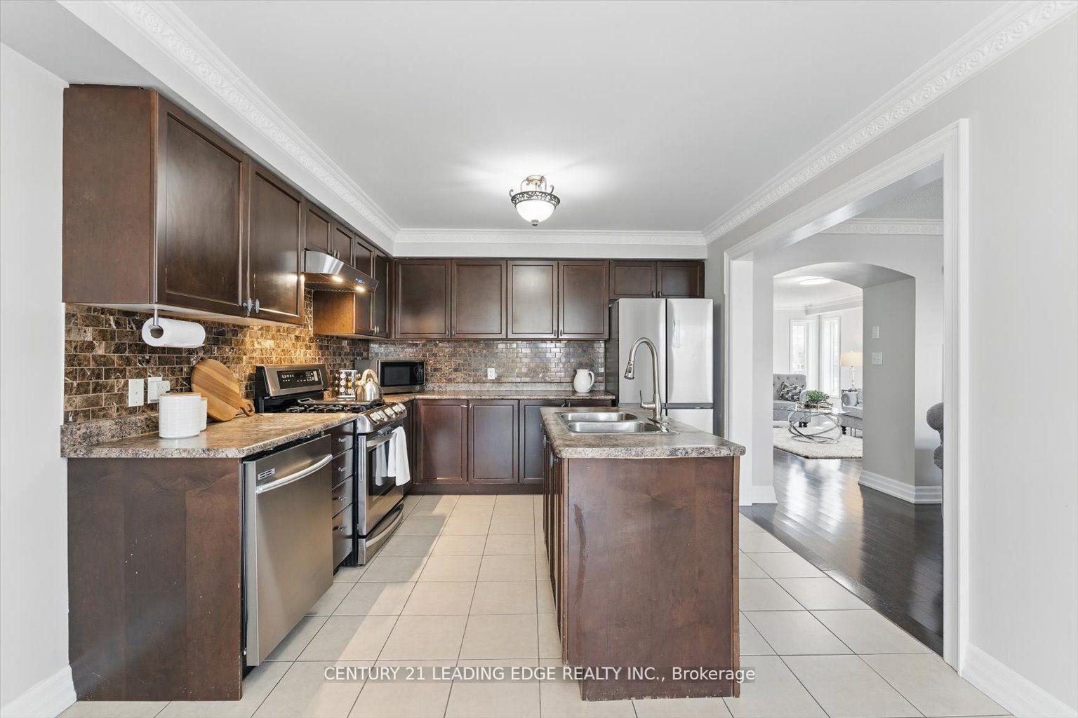 Photo 13 of 1319 Gyatt Crescent, Oshawa, Pinecrest — HOMEH