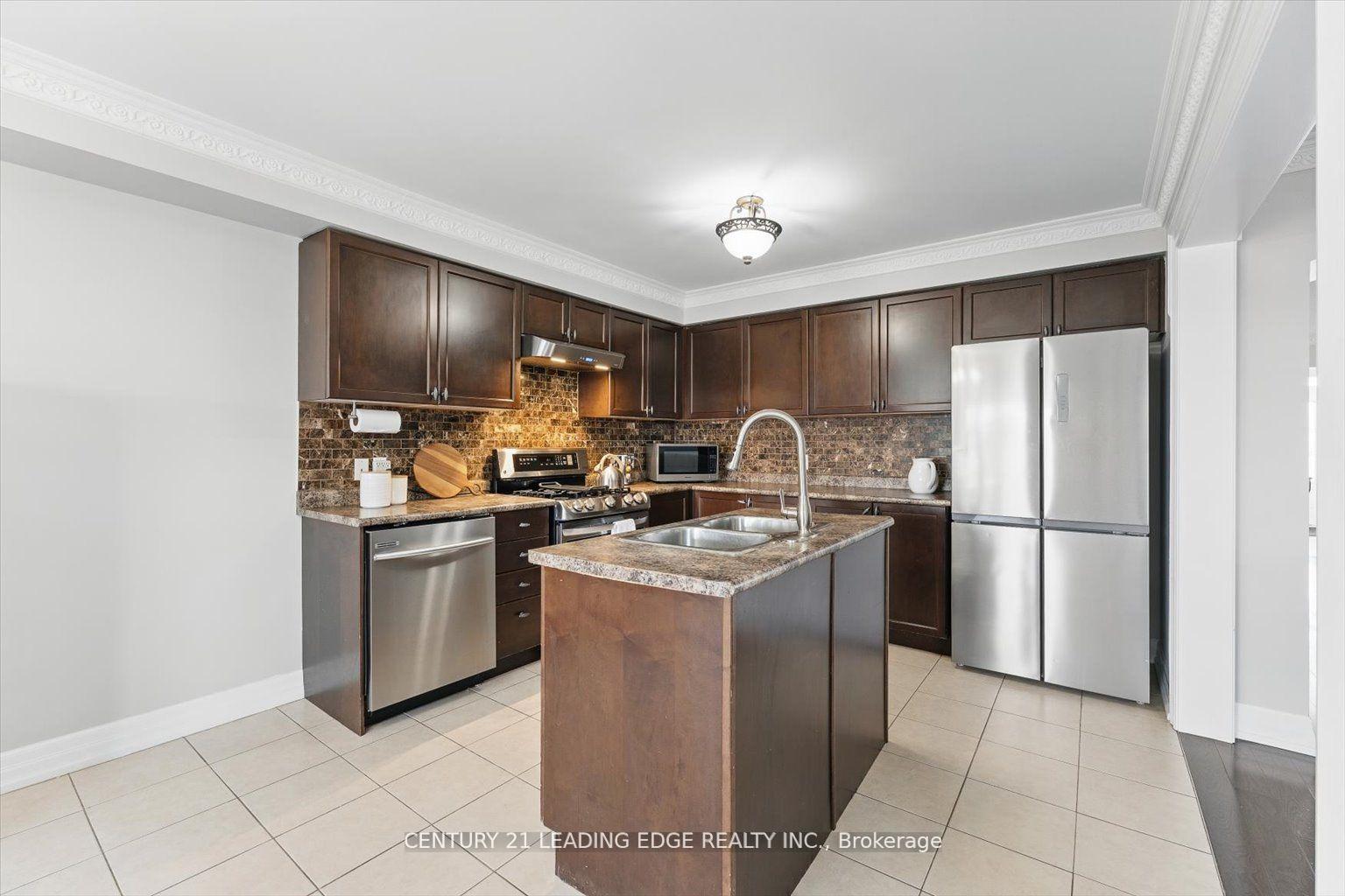 Photo 14 of 1319 Gyatt Crescent, Oshawa, Pinecrest — HOMEH