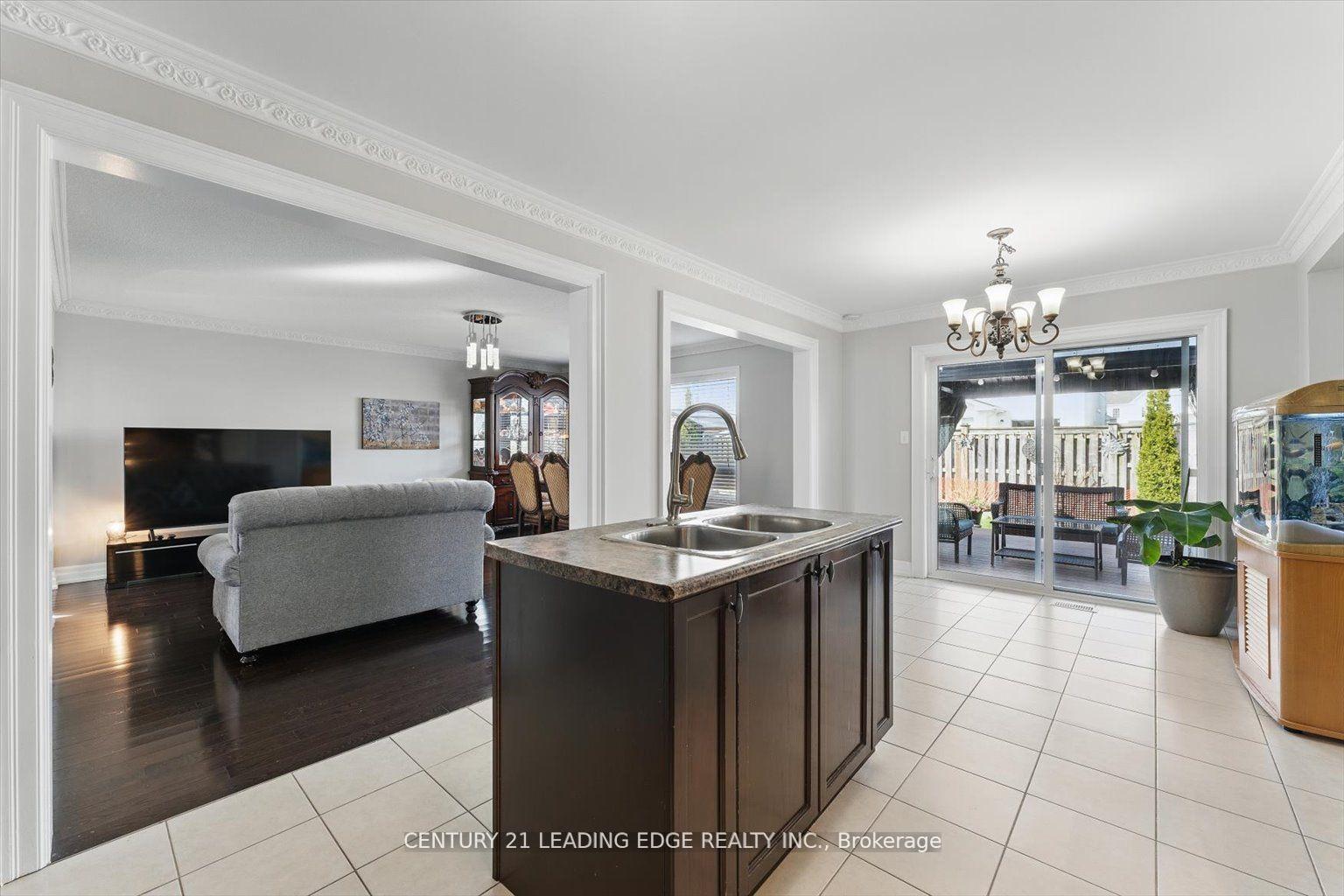 Photo 15 of 1319 Gyatt Crescent, Oshawa, Pinecrest — HOMEH