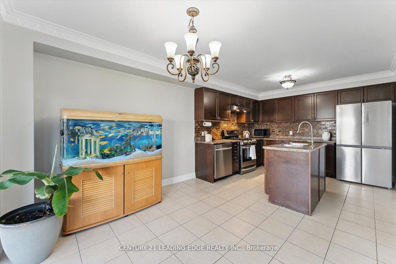 Photo 18 of 1319 Gyatt Crescent, Oshawa, Pinecrest — HOMEH