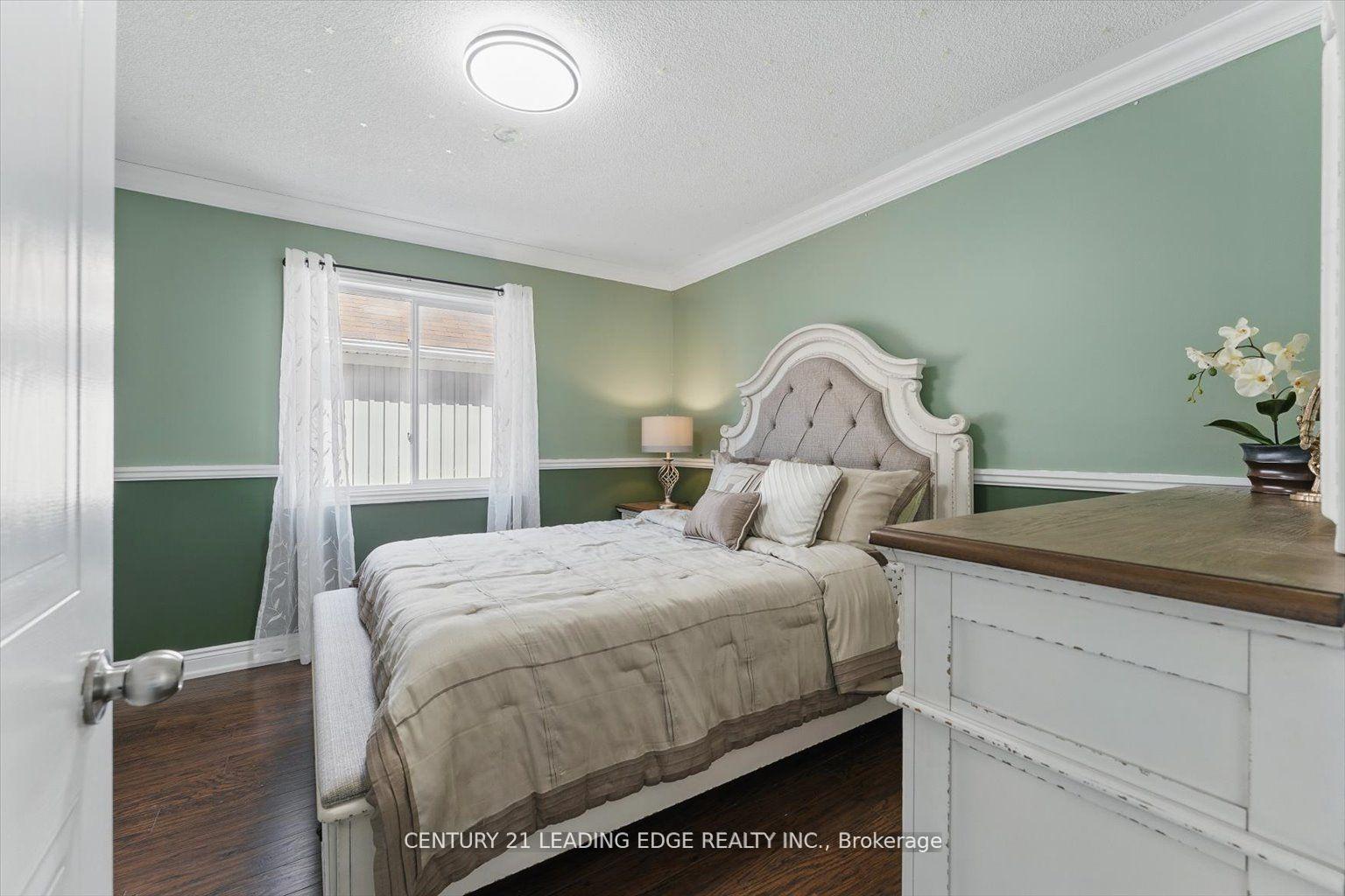 Photo 21 of 1319 Gyatt Crescent, Oshawa, Pinecrest — HOMEH