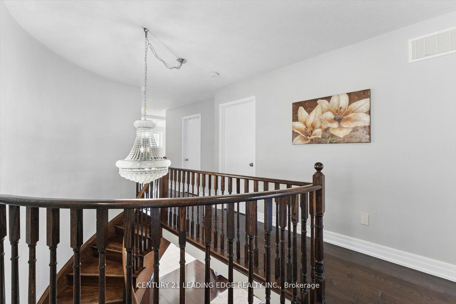 Photo 25 of 1319 Gyatt Crescent, Oshawa, Pinecrest — HOMEH