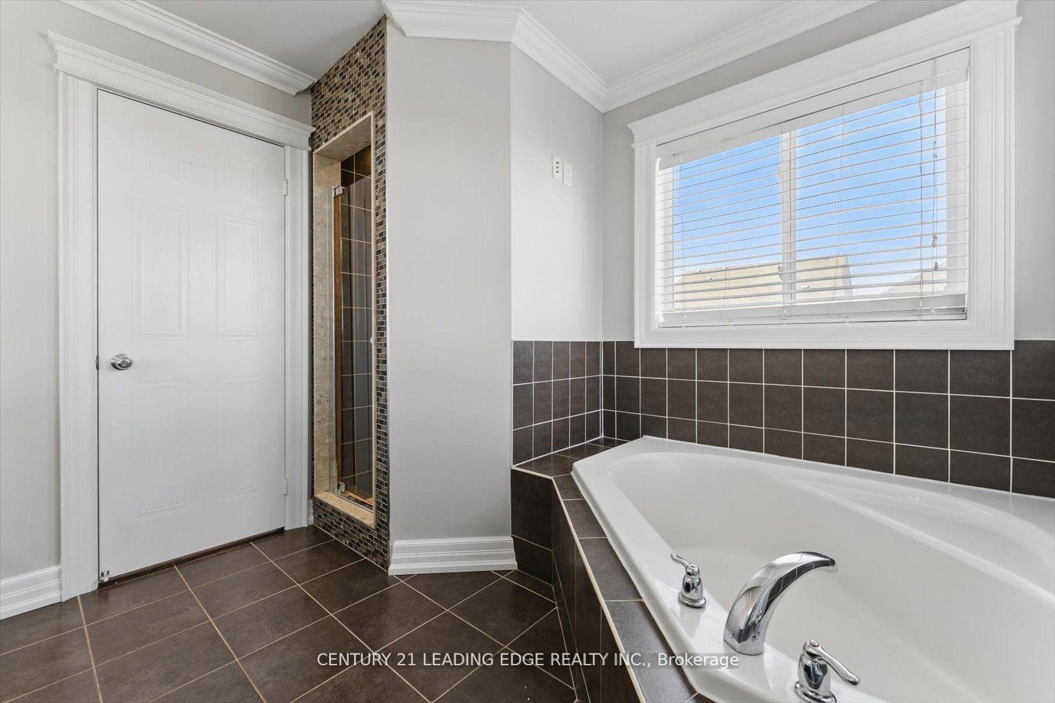 Photo 32 of 1319 Gyatt Crescent, Oshawa, Pinecrest — HOMEH