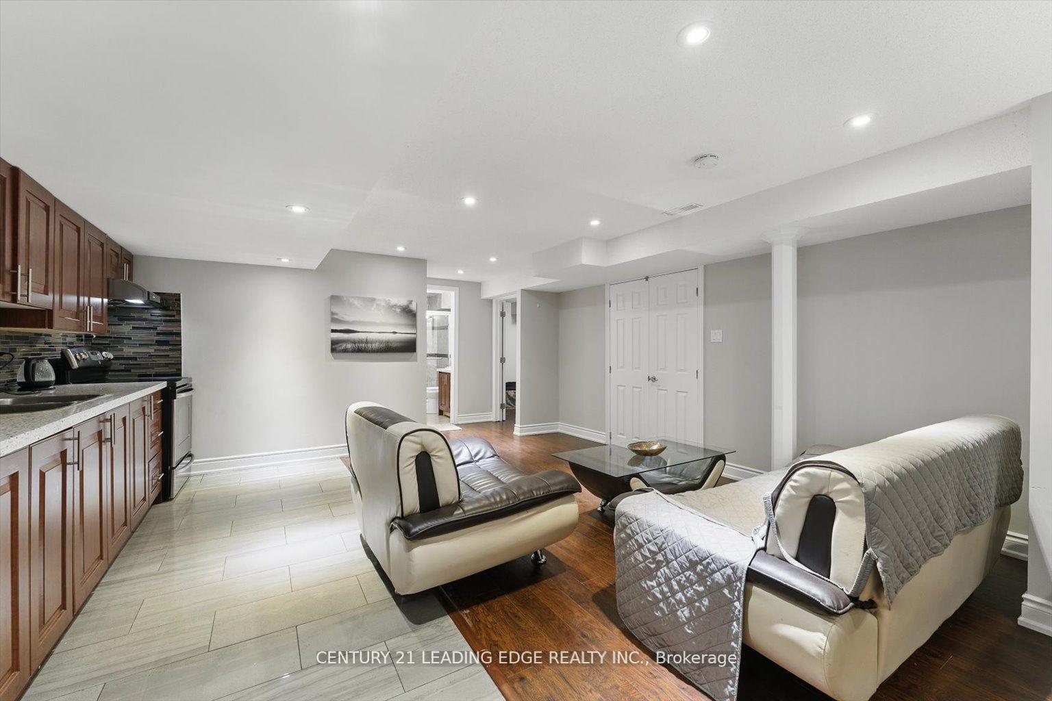 Photo 43 of 1319 Gyatt Crescent, Oshawa, Pinecrest — HOMEH