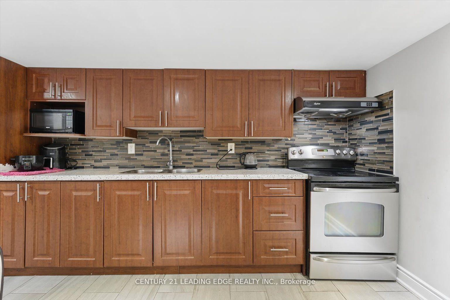 Photo 45 of 1319 Gyatt Crescent, Oshawa, Pinecrest — HOMEH
