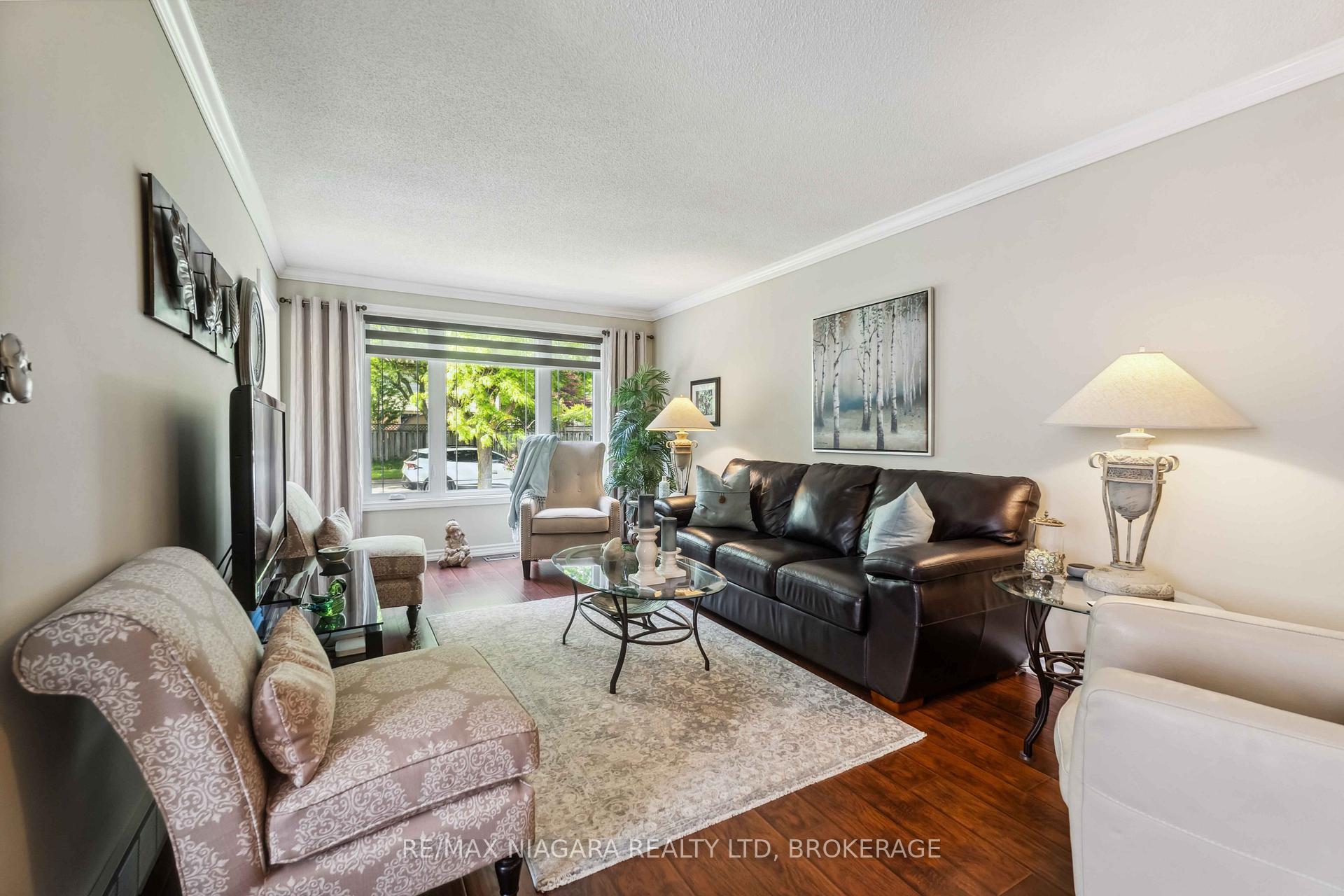Photo 3 of 6154 Wildrose Crescent, Niagara Falls, Oldfield — HOMEH