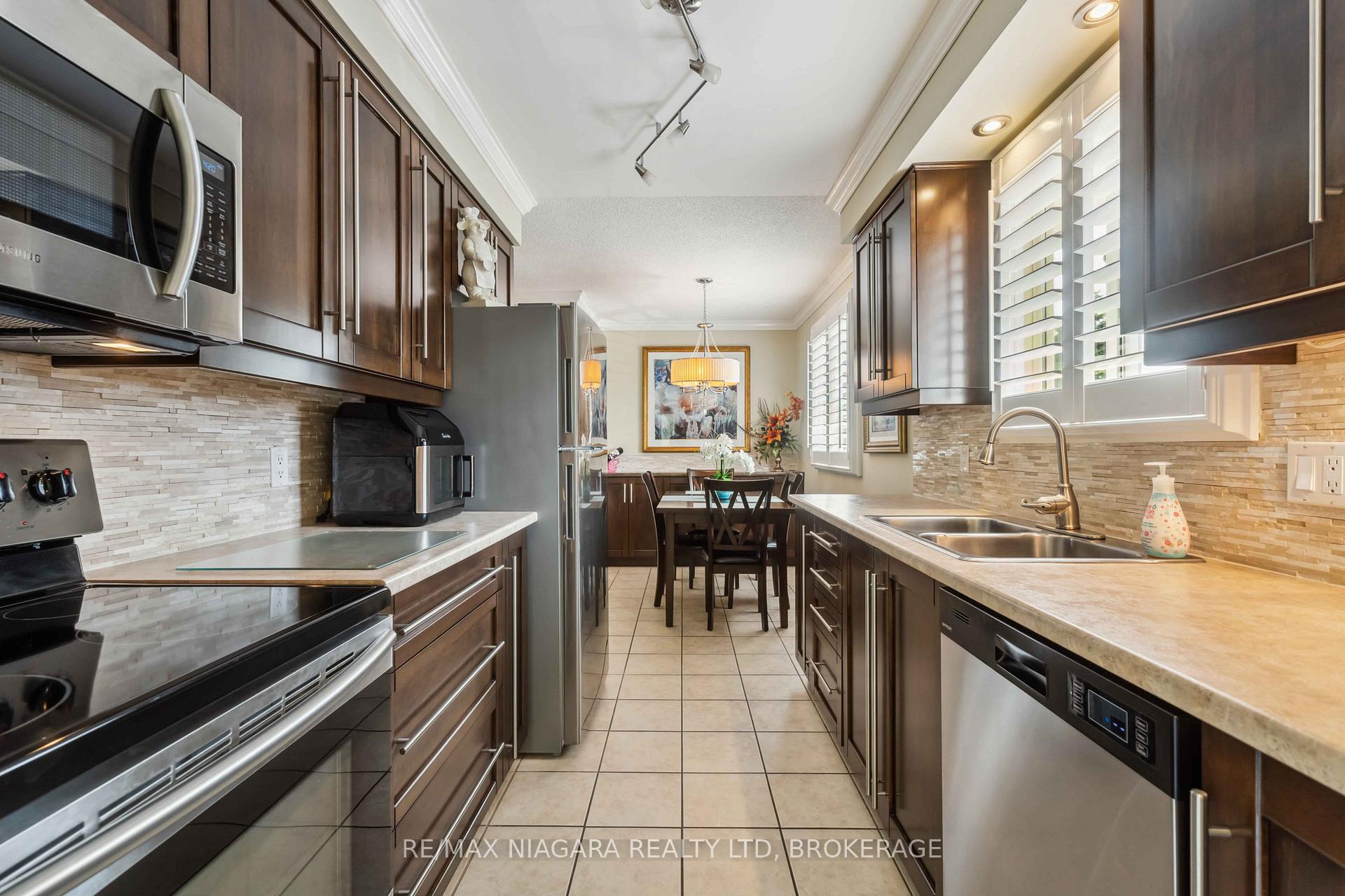 Photo 5 of 6154 Wildrose Crescent, Niagara Falls, Oldfield — HOMEH