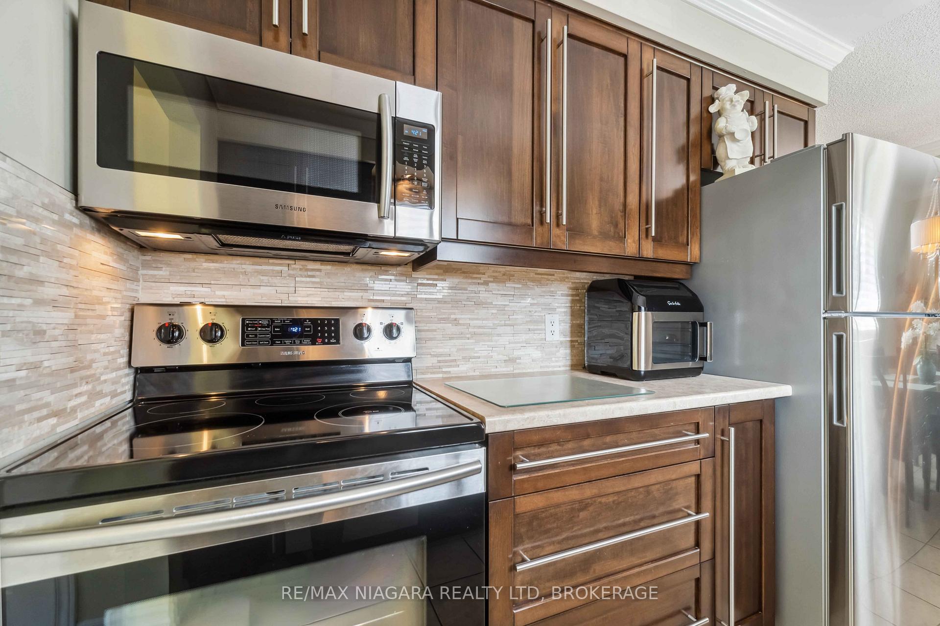 Photo 6 of 6154 Wildrose Crescent, Niagara Falls, Oldfield — HOMEH
