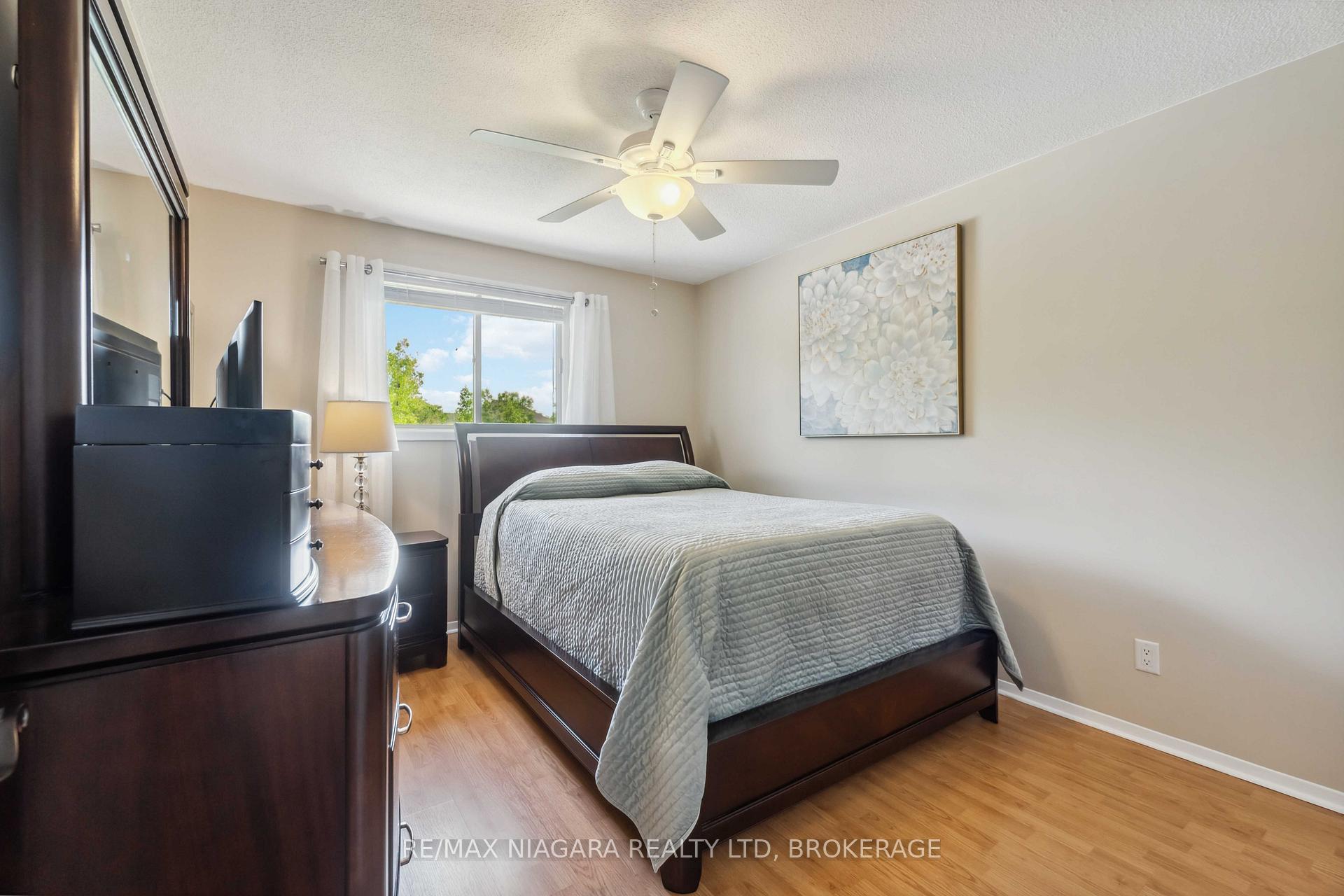 Photo 8 of 6154 Wildrose Crescent, Niagara Falls, Oldfield — HOMEH