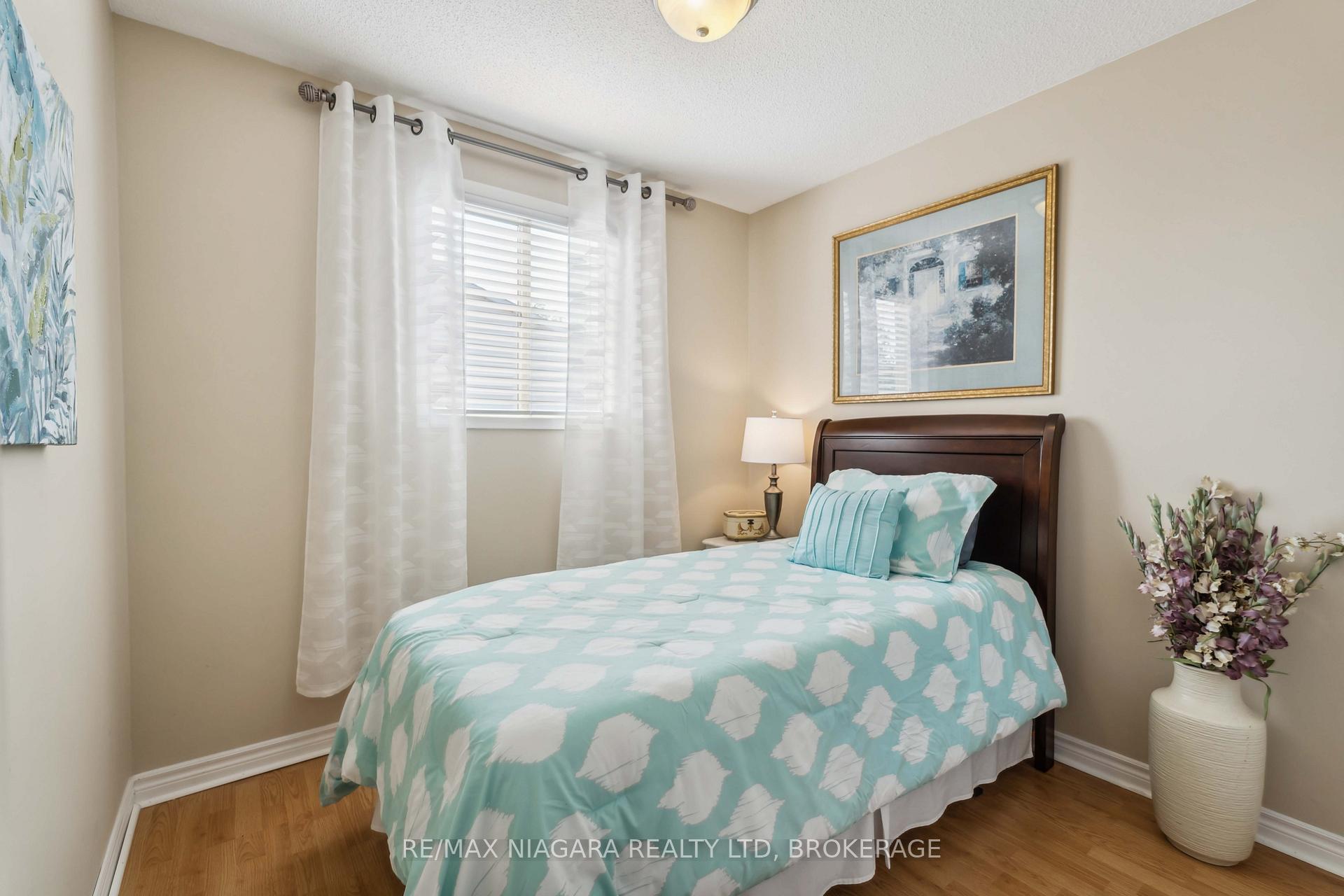 Photo 11 of 6154 Wildrose Crescent, Niagara Falls, Oldfield — HOMEH