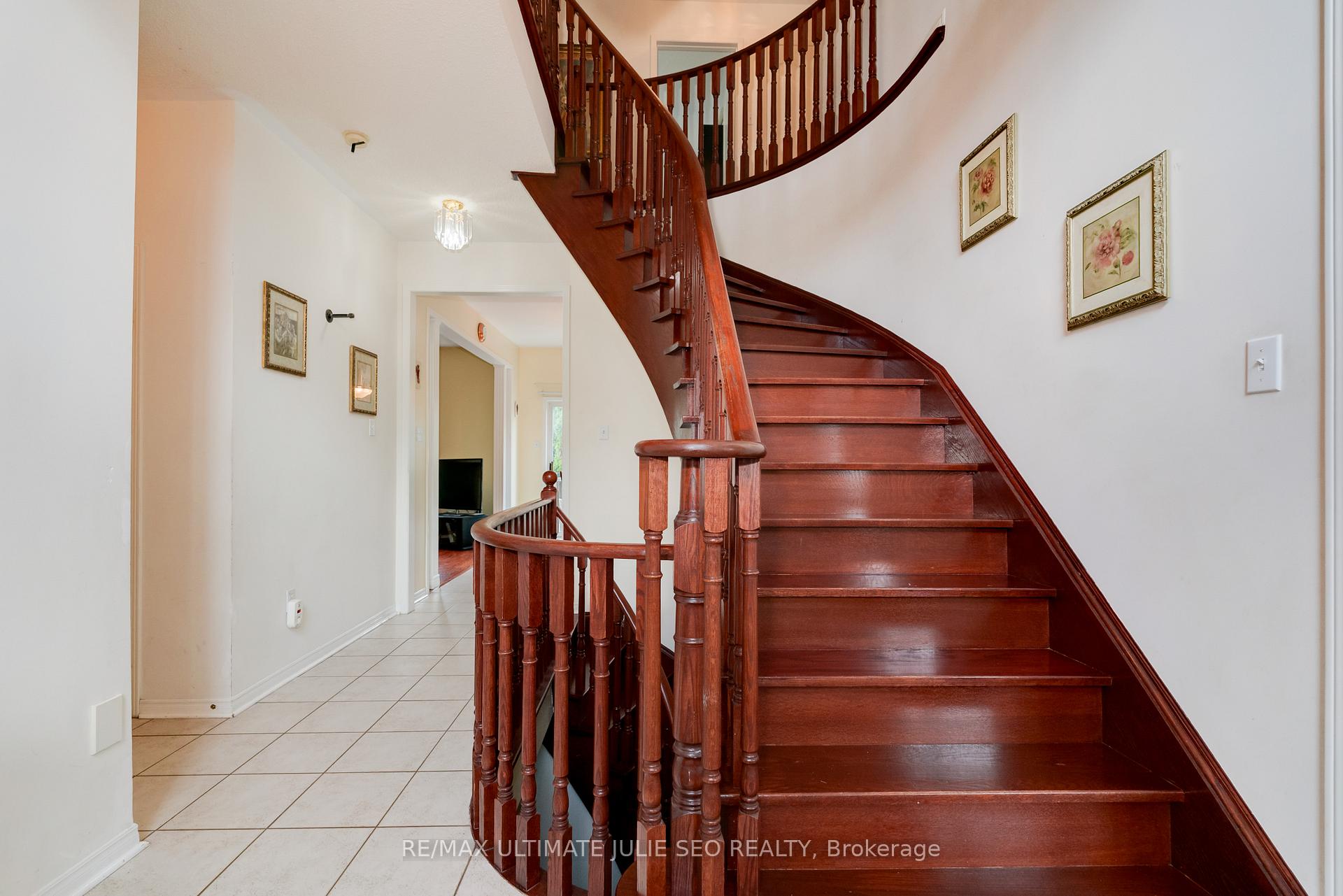 Photo 3 of 1129 Gossamer Drive, Pickering, Liverpool — HOMEH